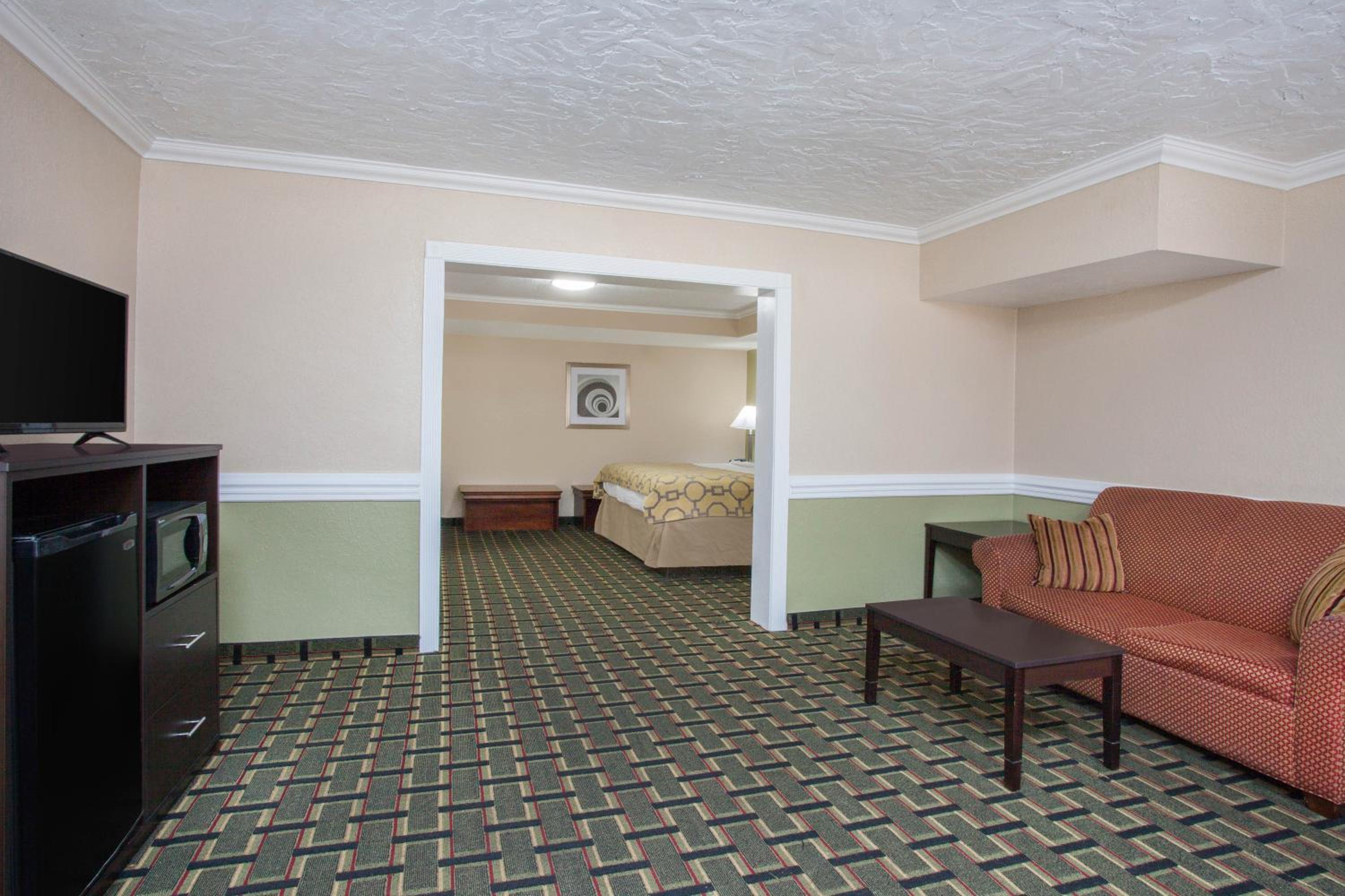 1 King Bed, Deluxe Studio Suite, Non-Smoking Room - Photo 1