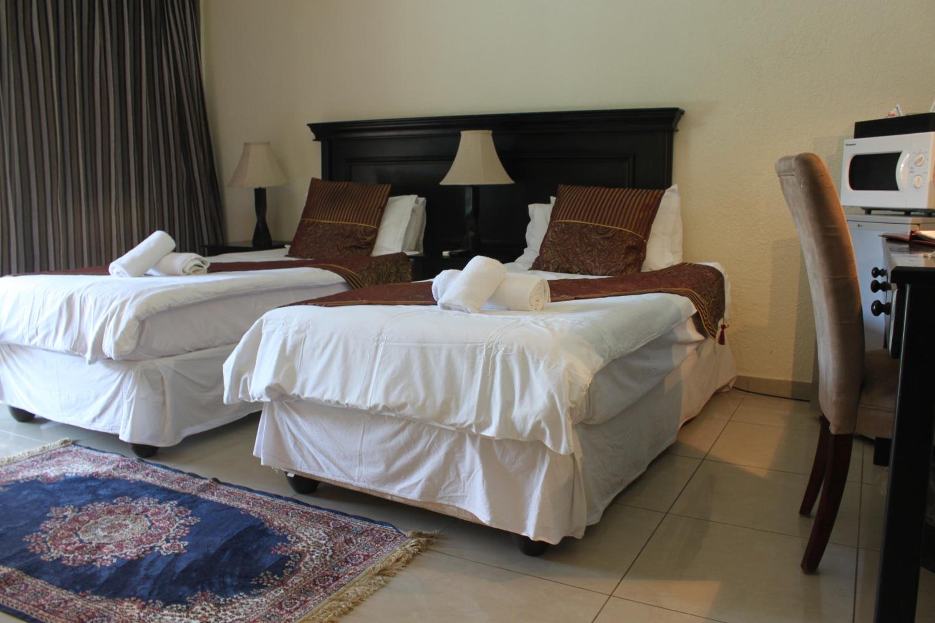Double or Twin Room - Photo 3