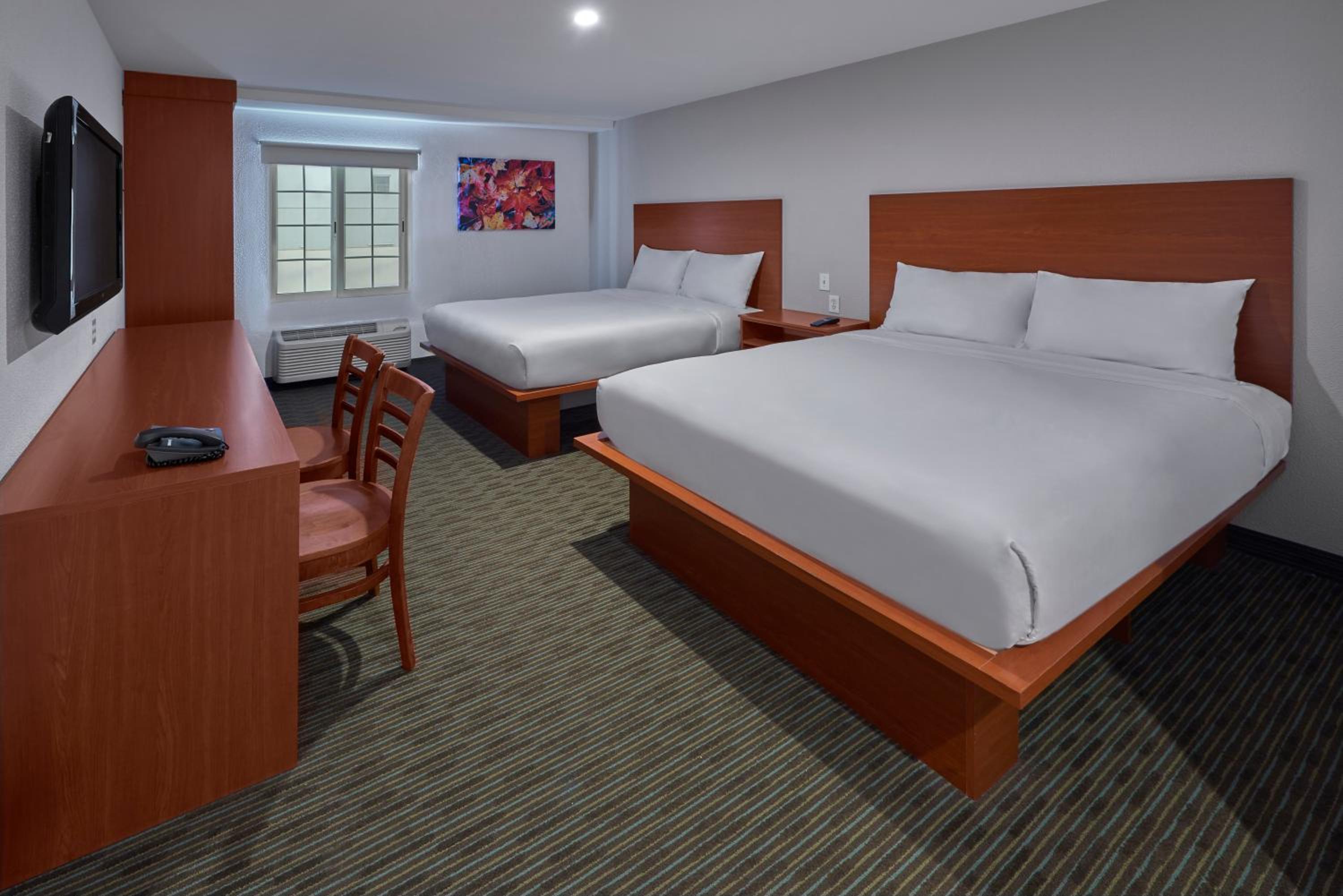 Queen Suite with Two Queen Beds