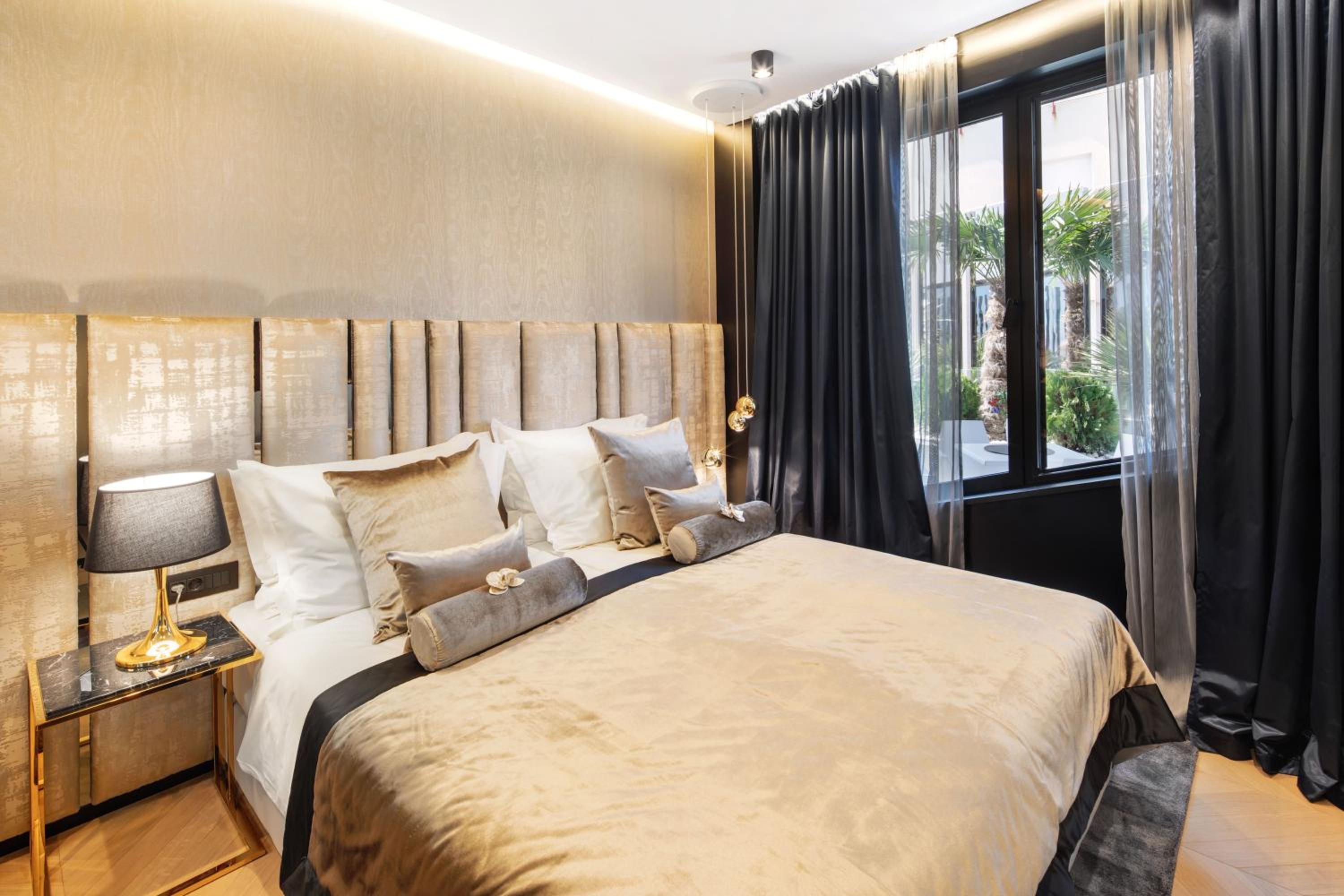 Superior Suite with Partial Sea View photo 2