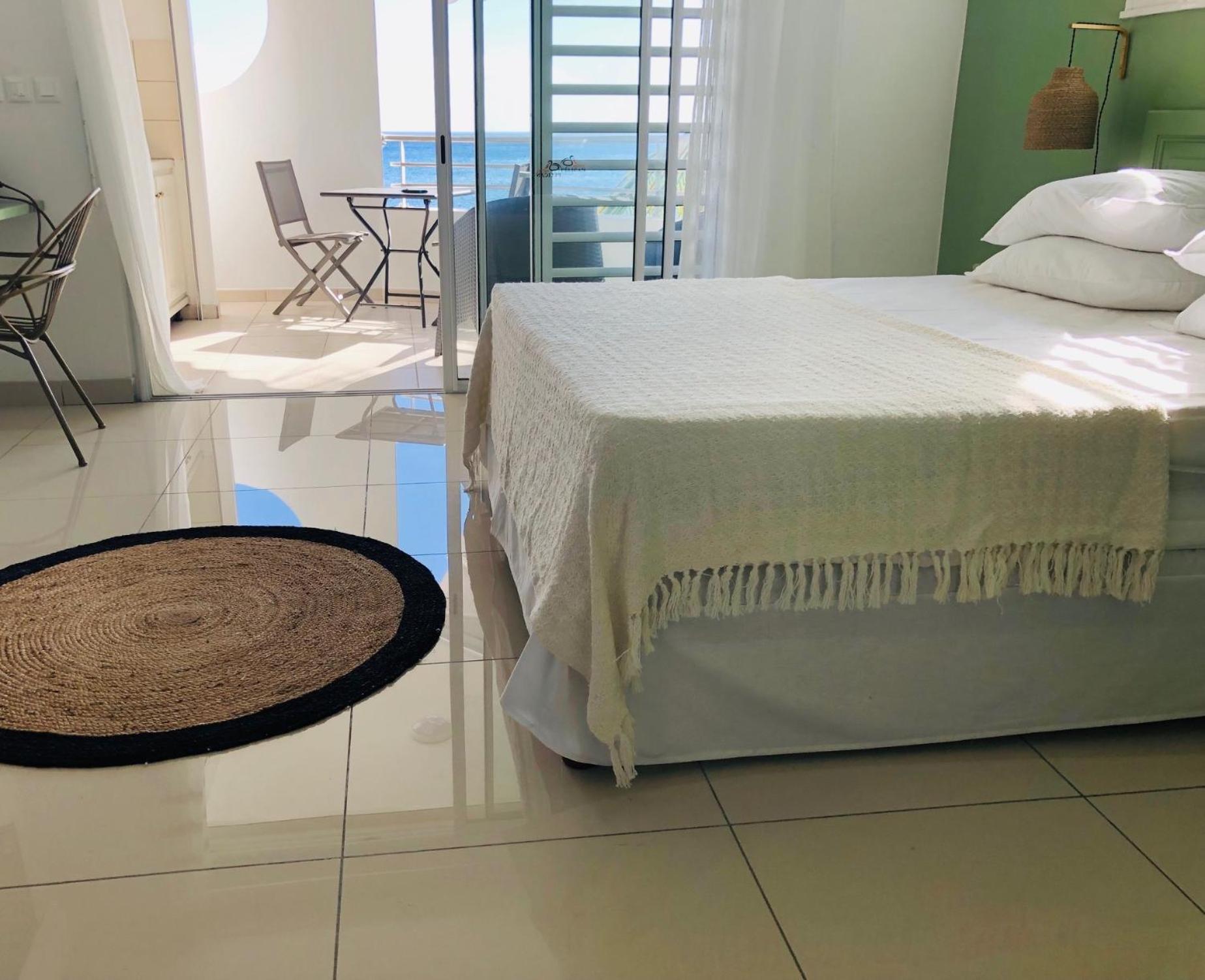 Superior Studio with Sea View - Photo 13