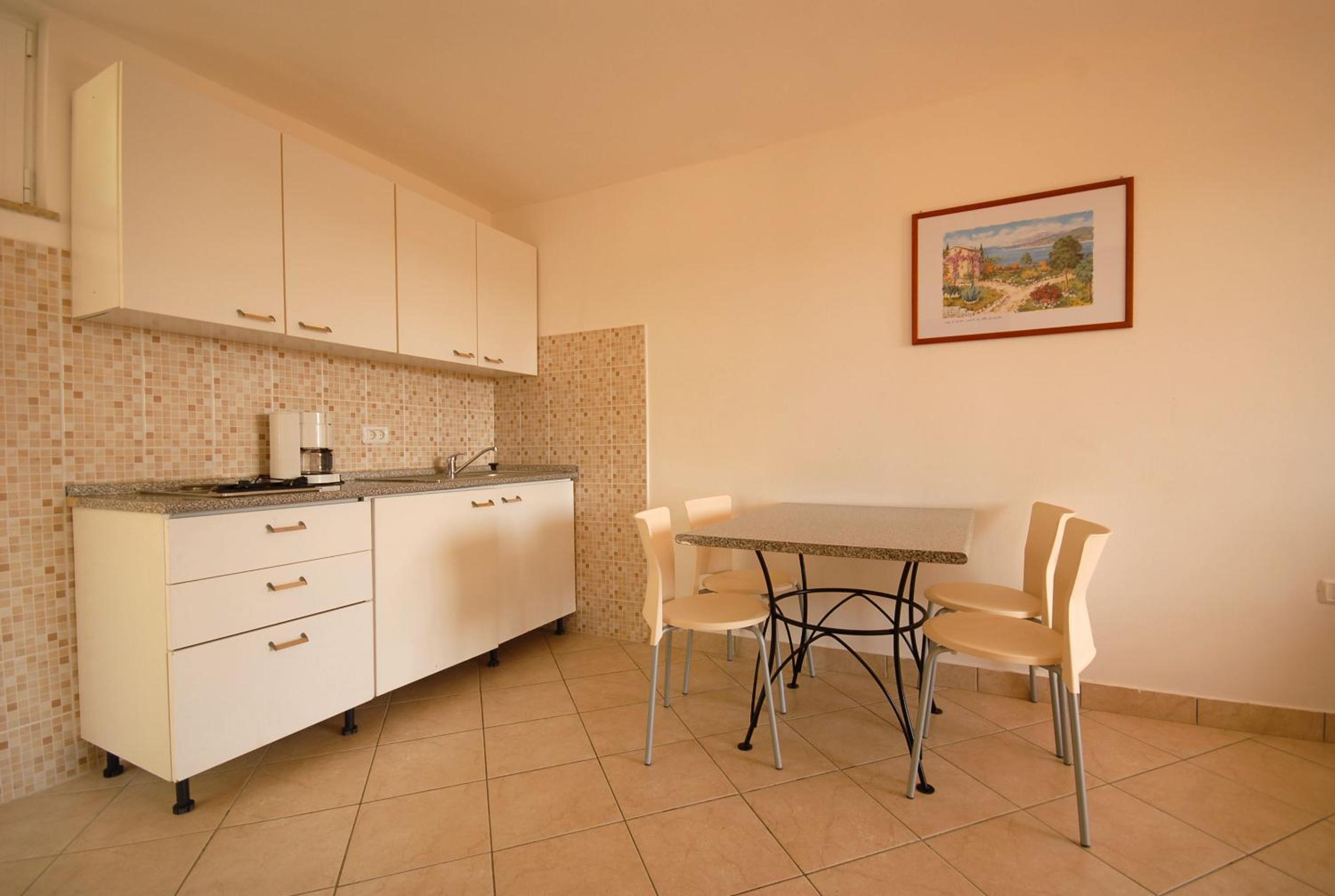 Superior One-Bedroom Apartment with Park View (4 Adults) photo 2