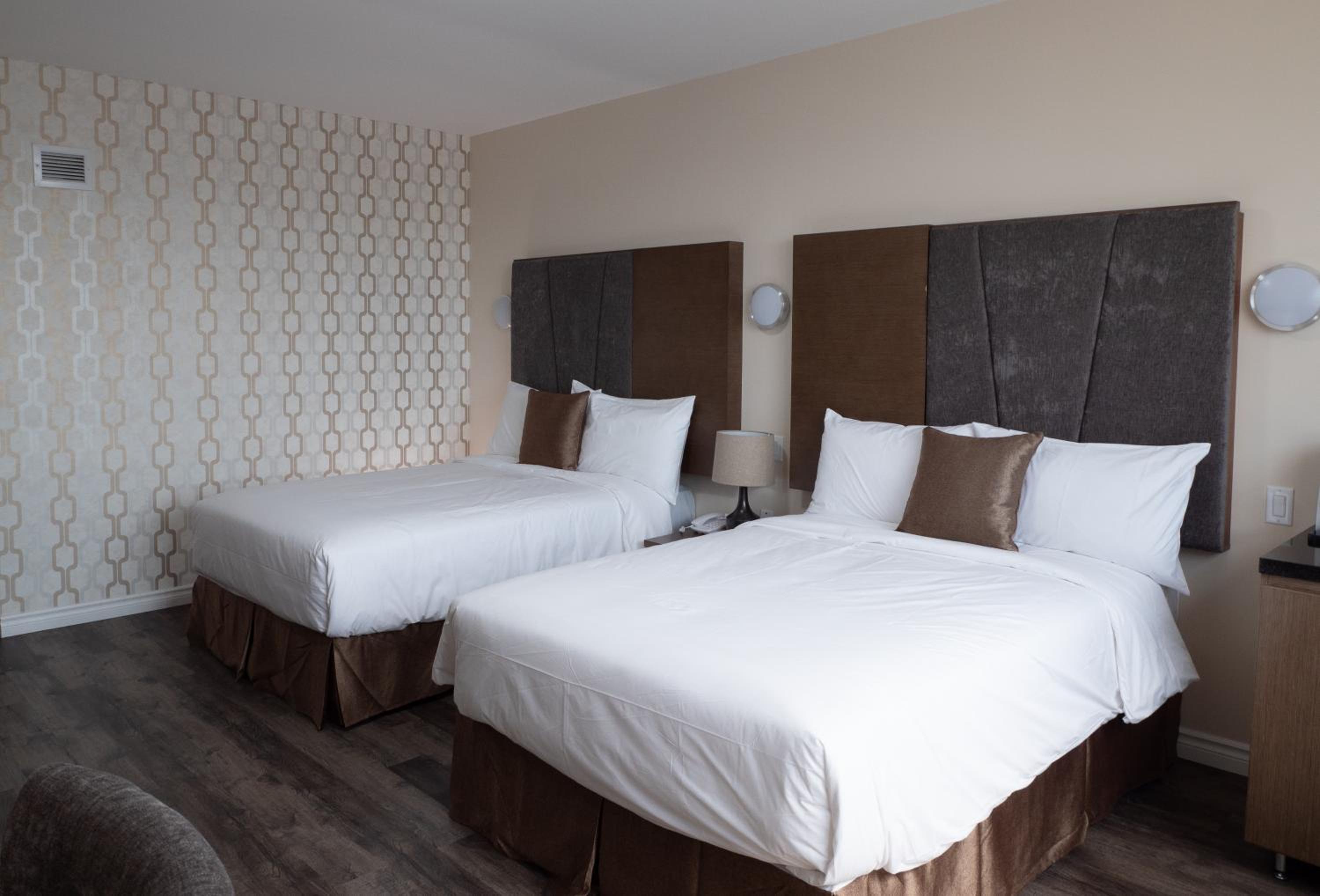 Queen Suite with Two Queen Beds, Sofa Bed and Full Kitchen - Non-Smoking