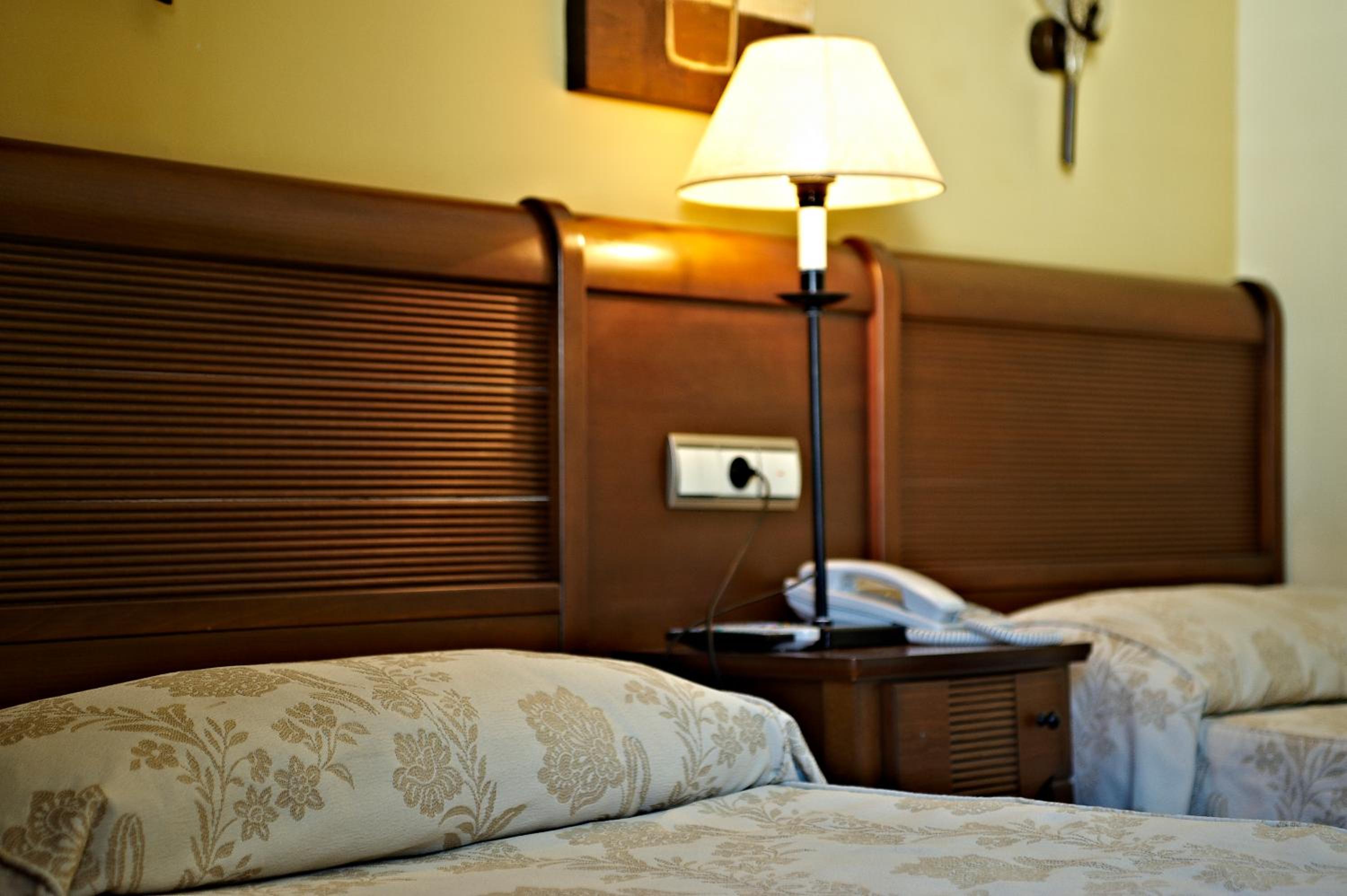 Interior Double or Twin Room - Photo 13