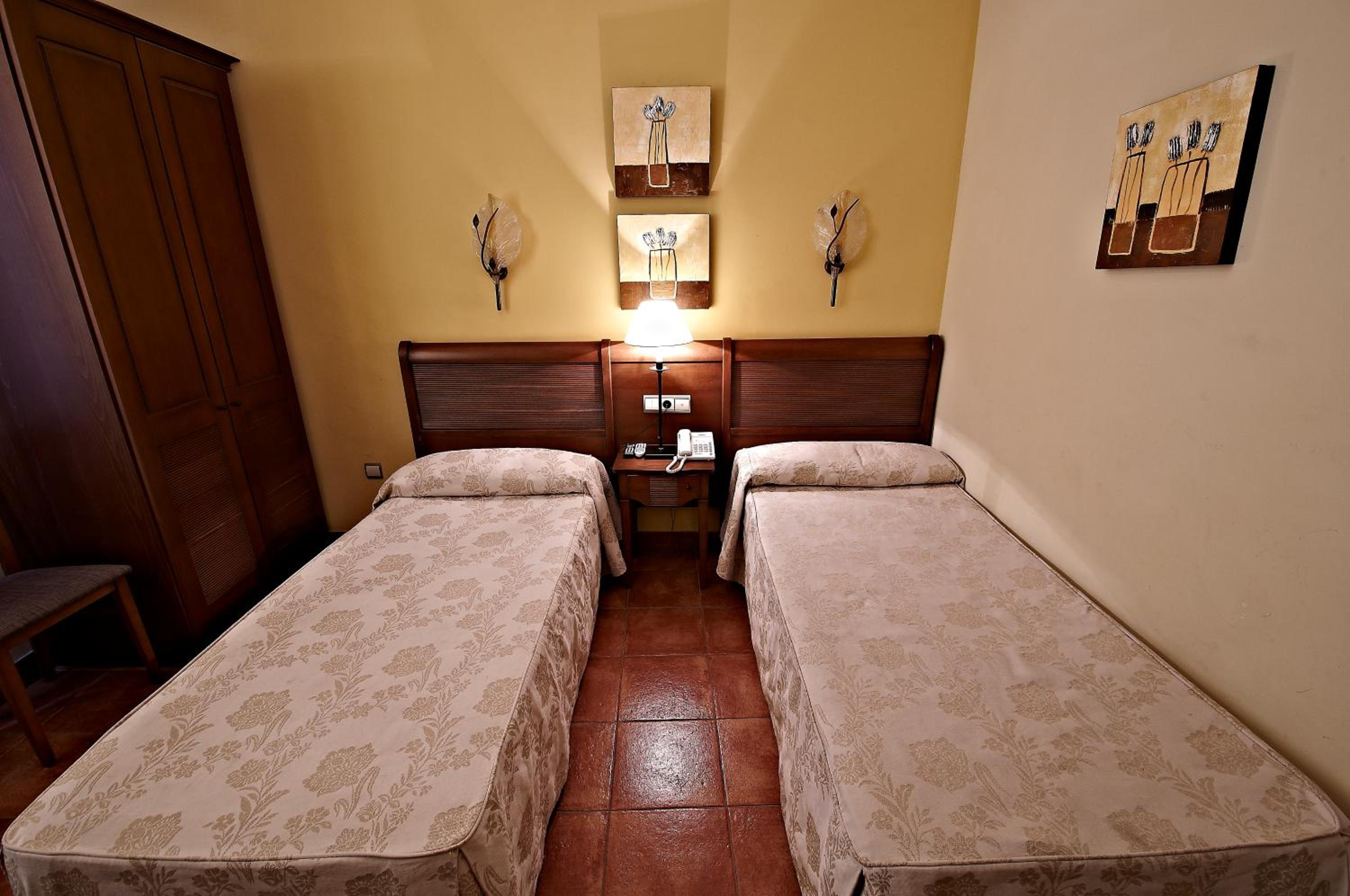 Interior Double or Twin Room - Photo 6