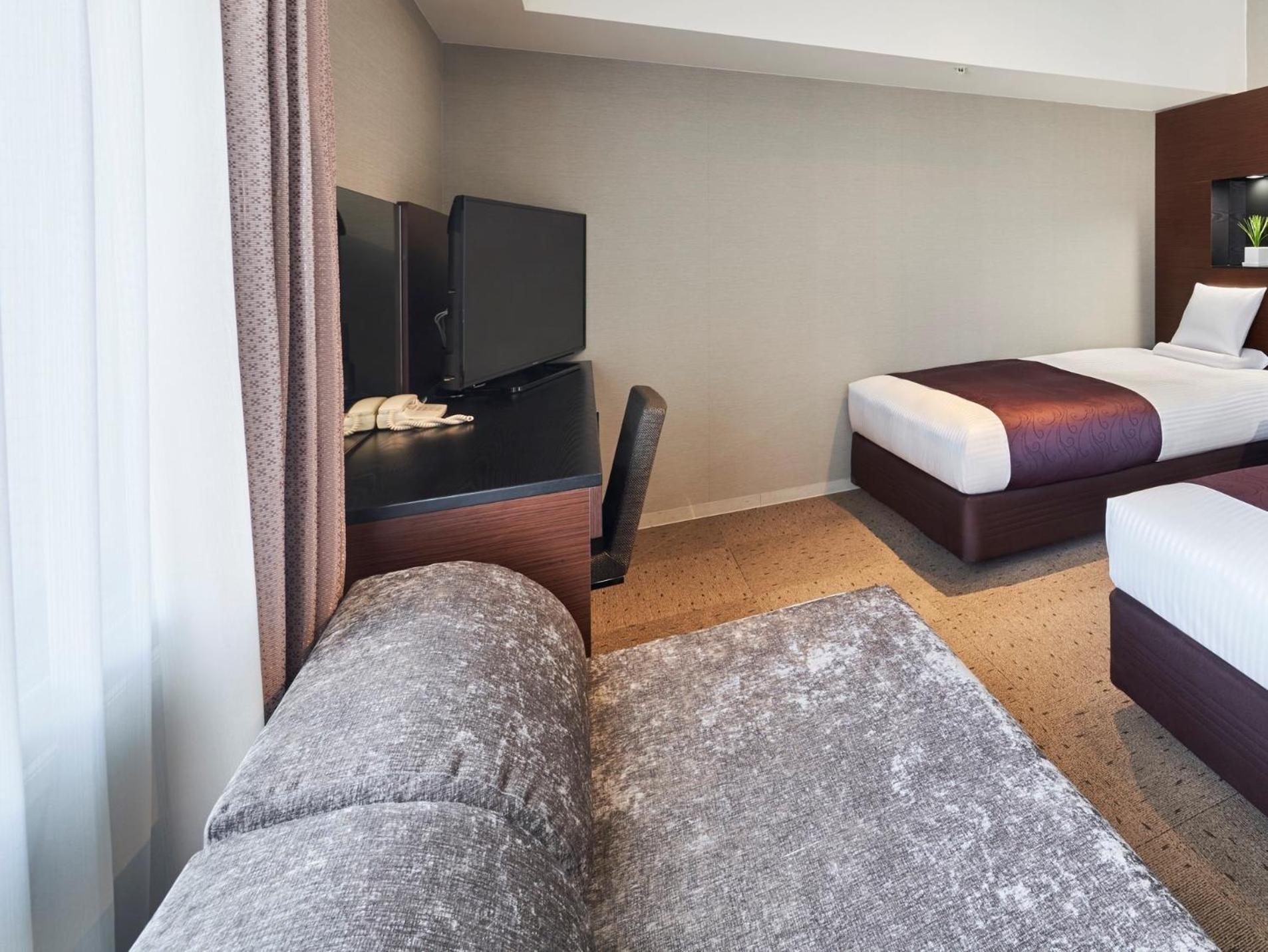 Deluxe Twin Room - Non-Smoking photo 2