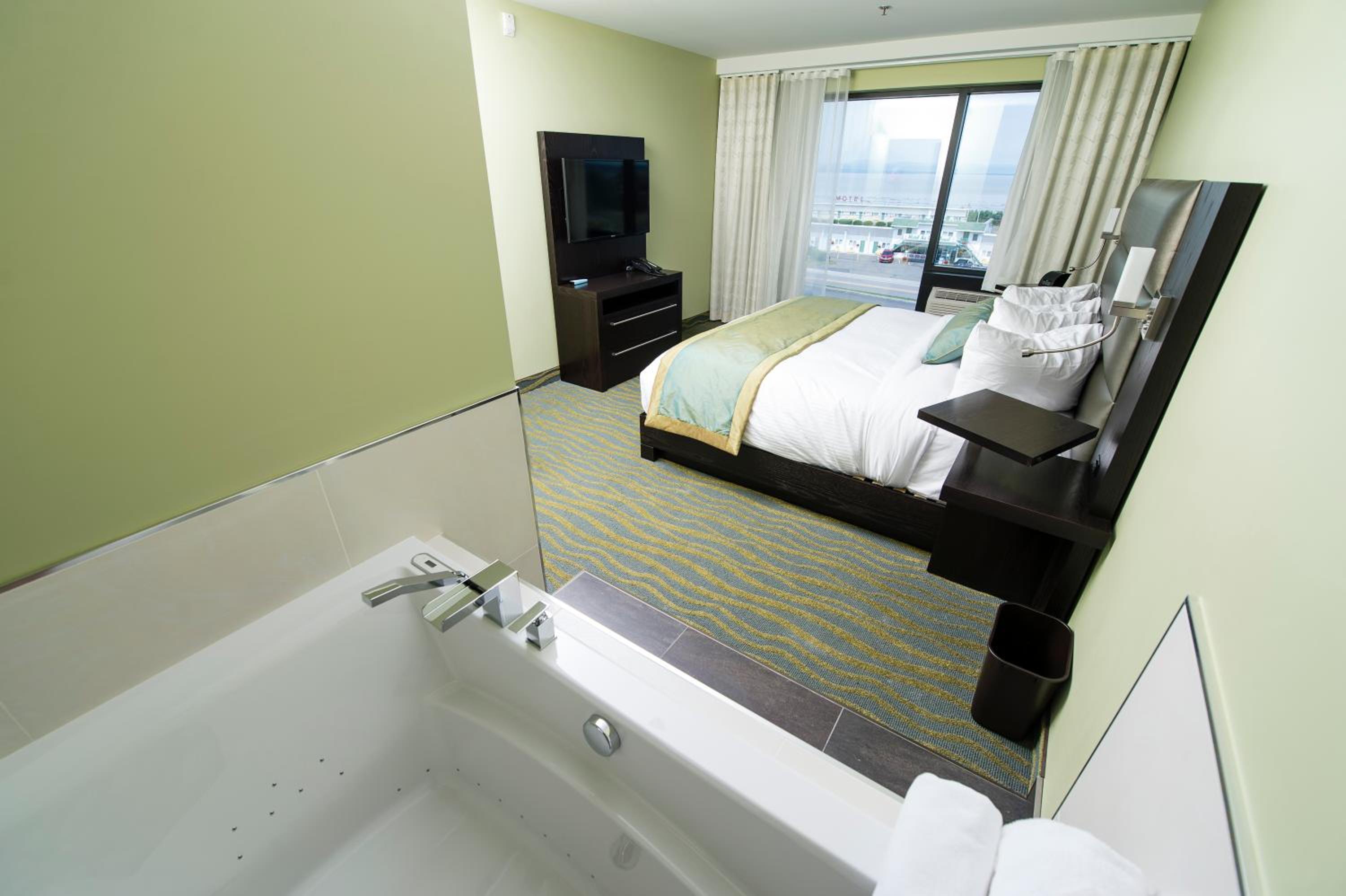Junior Suite with River View - Non-smoking