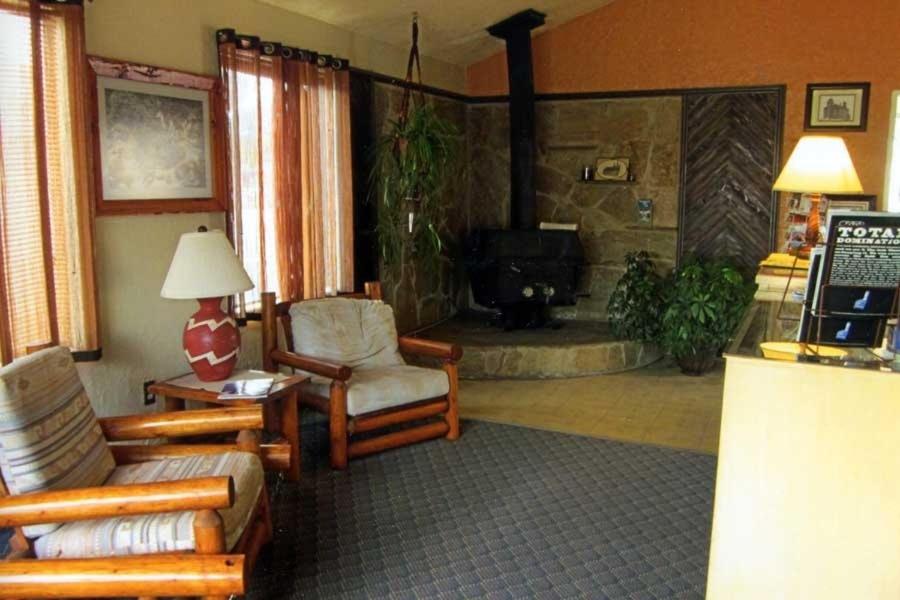 Queen Room with Two Queen Beds photo 1