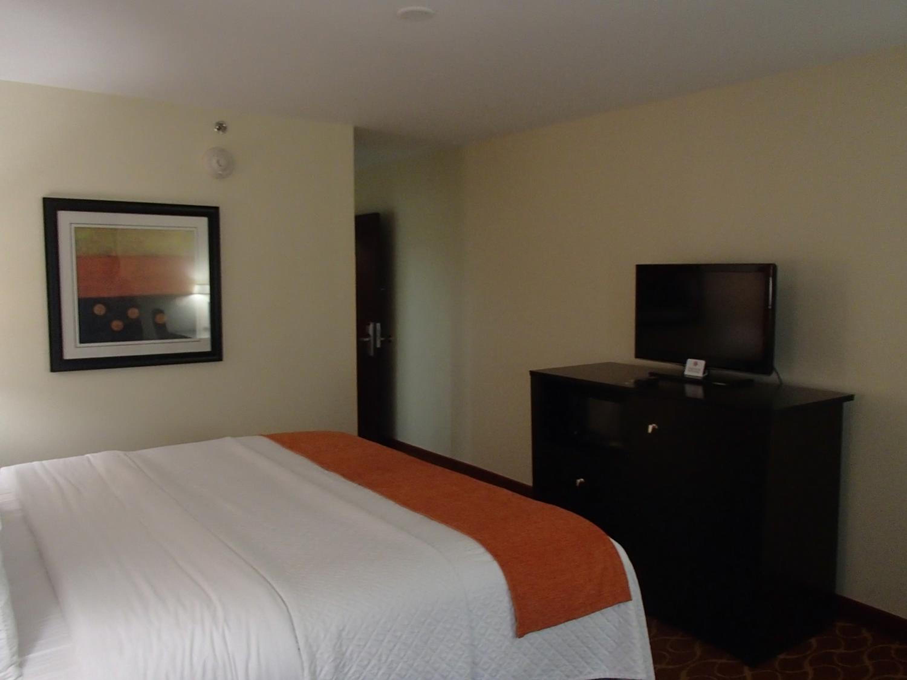 Room with Two Full Beds- Non-Smoking photo 3