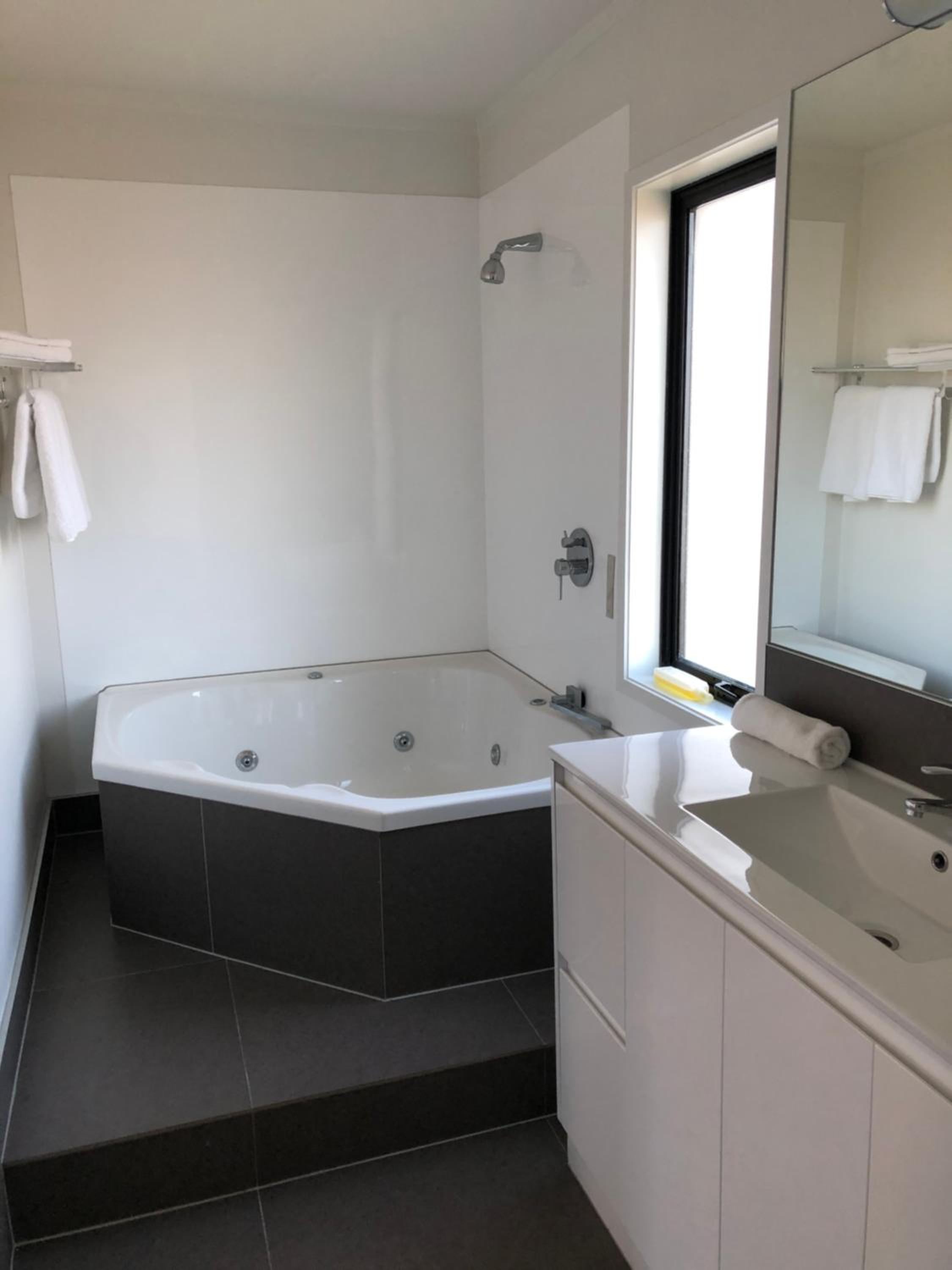 Studio with Spa Bath photo 2