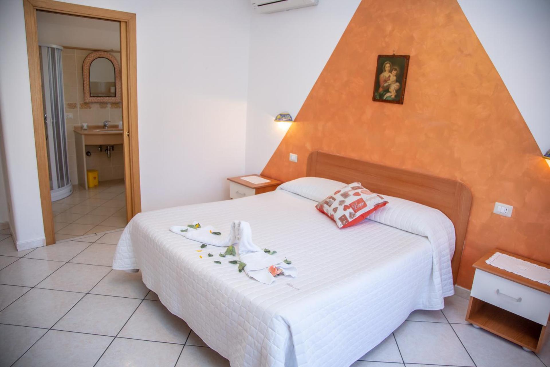 Double Room - Photo 1