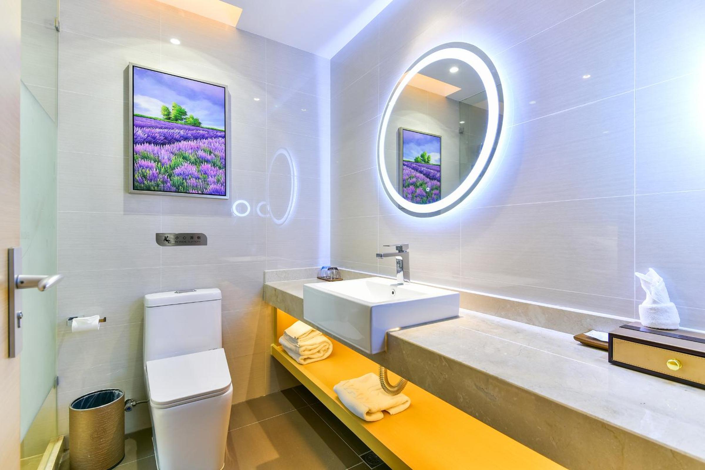 Queen Room