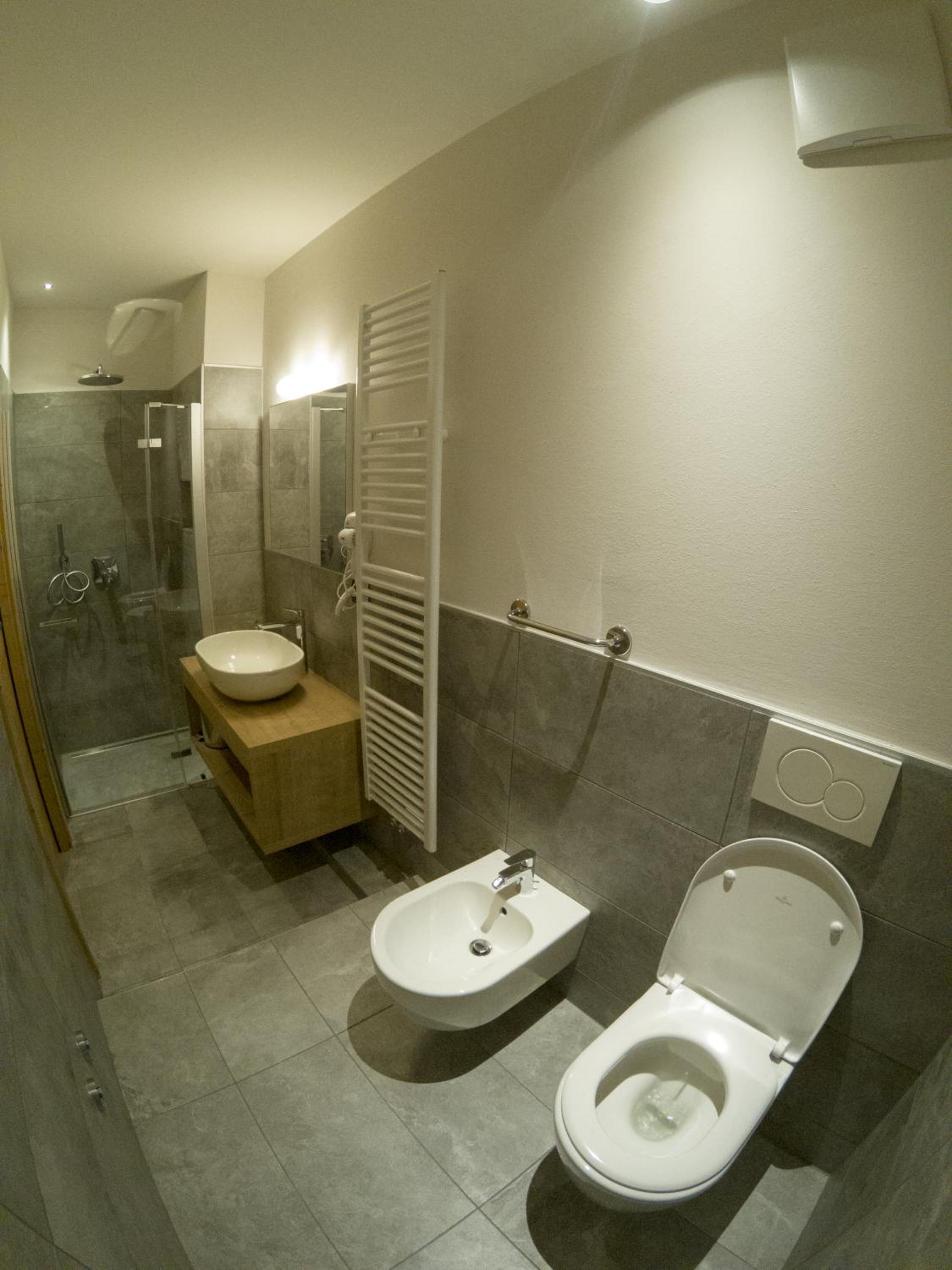 Standard Double Room - Photo 2