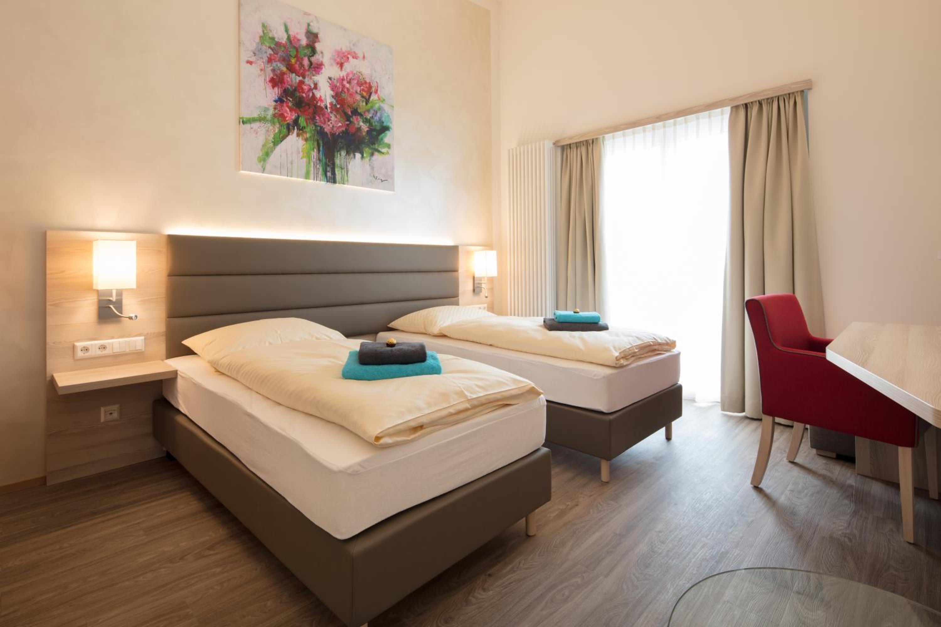 Twin Room - Photo 1