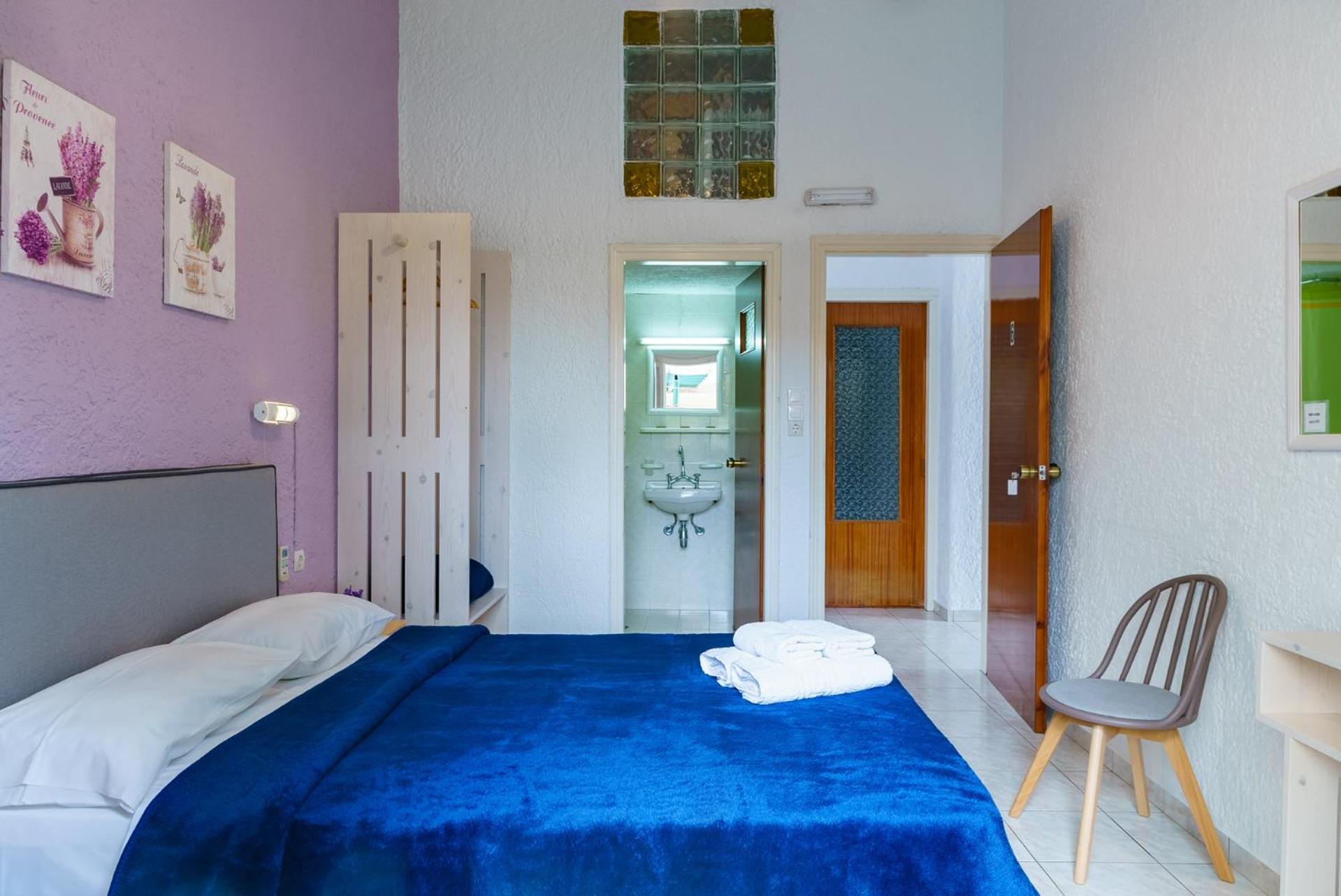 Double or Twin Room with Window - Photo 13