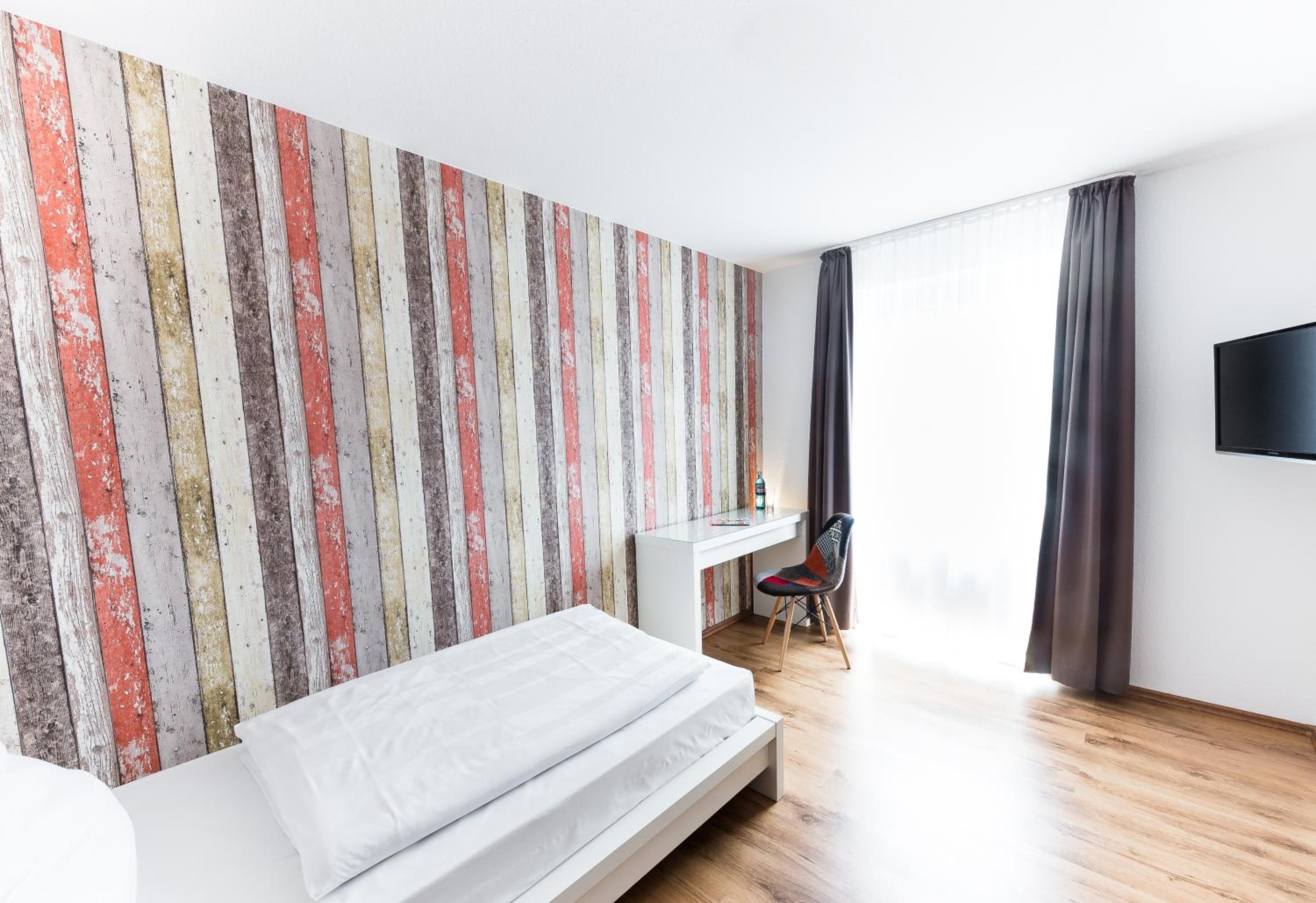 Single Room with Private Bathroom photo 1