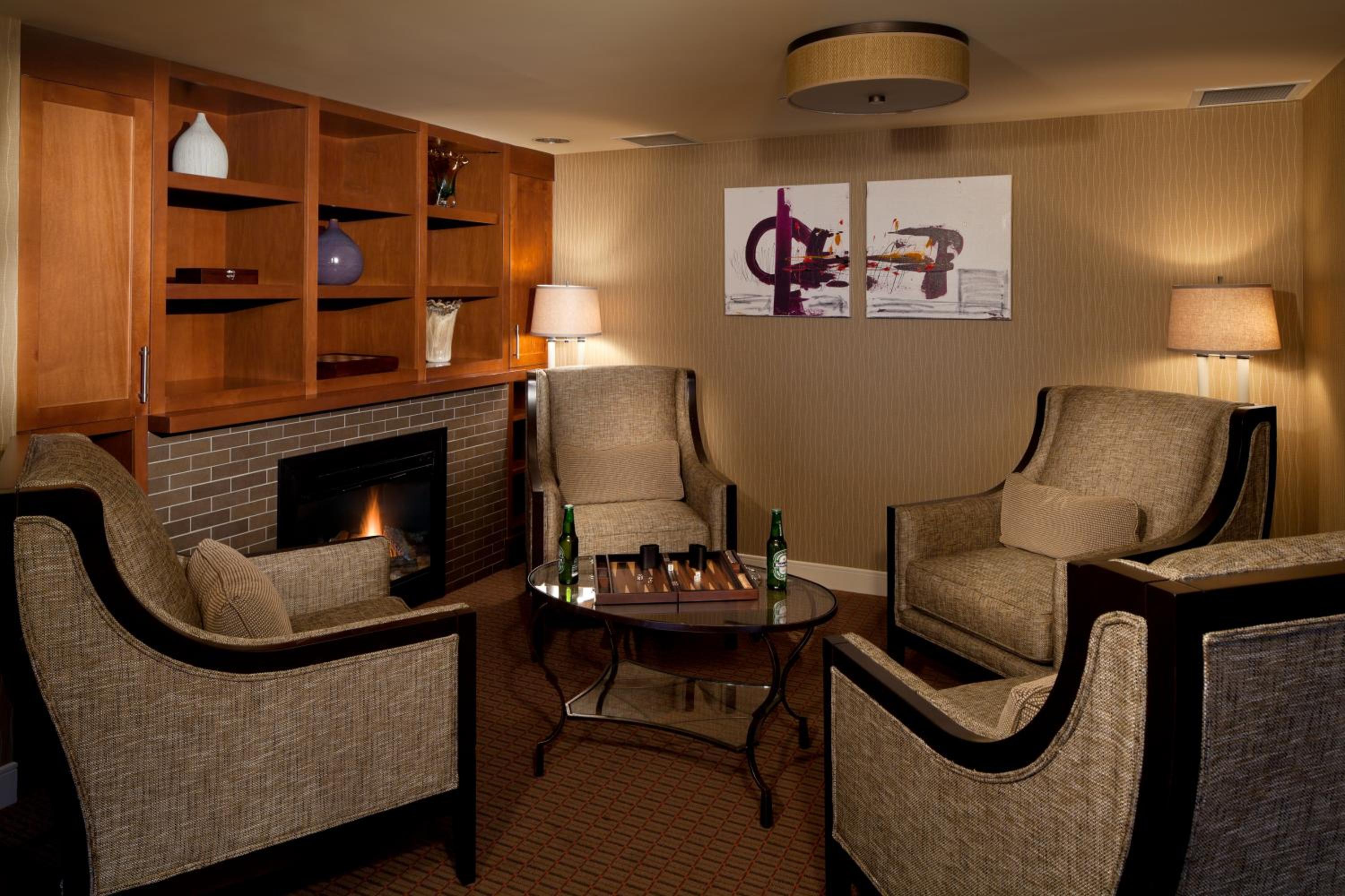Club Level King Bed - Photo 4