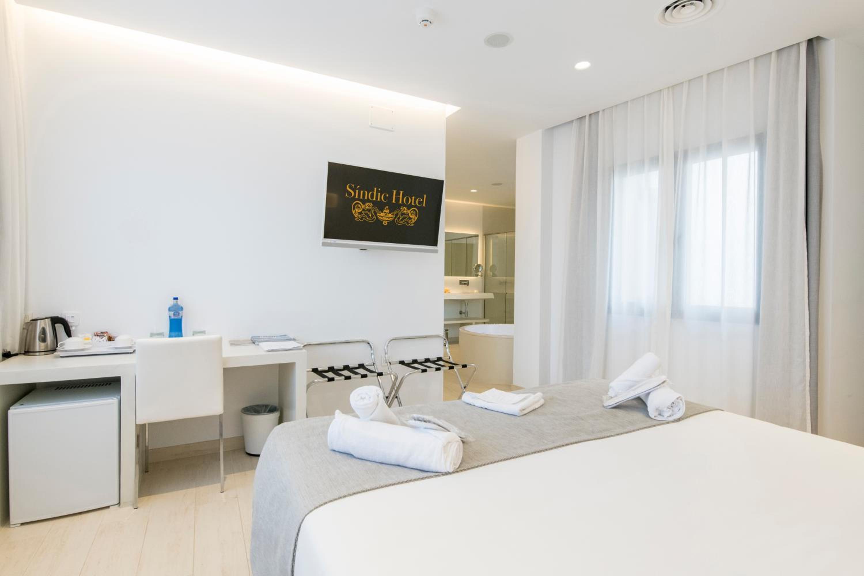 Deluxe Double Room photo 3