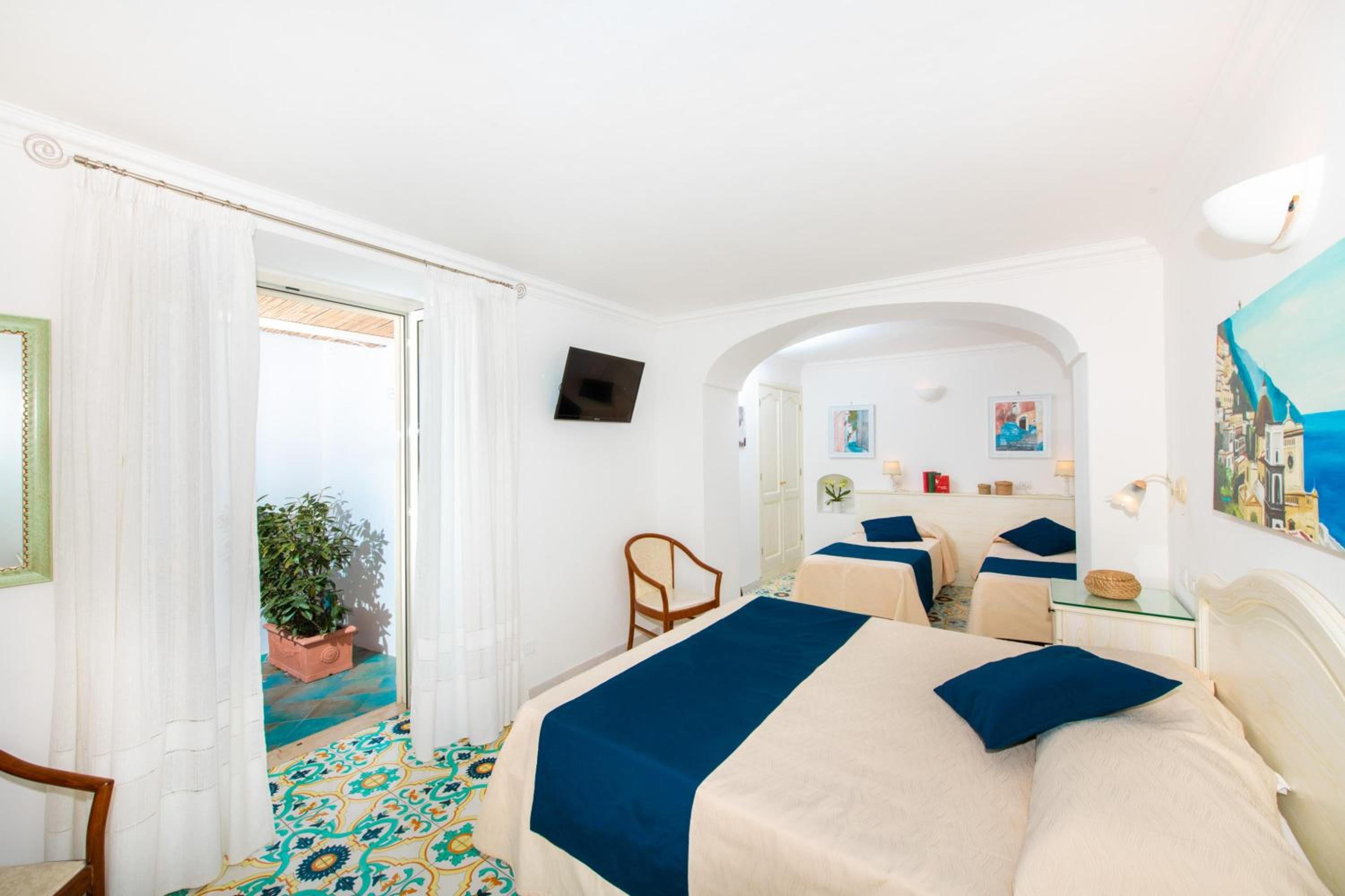 Quadruple Room with Sea View