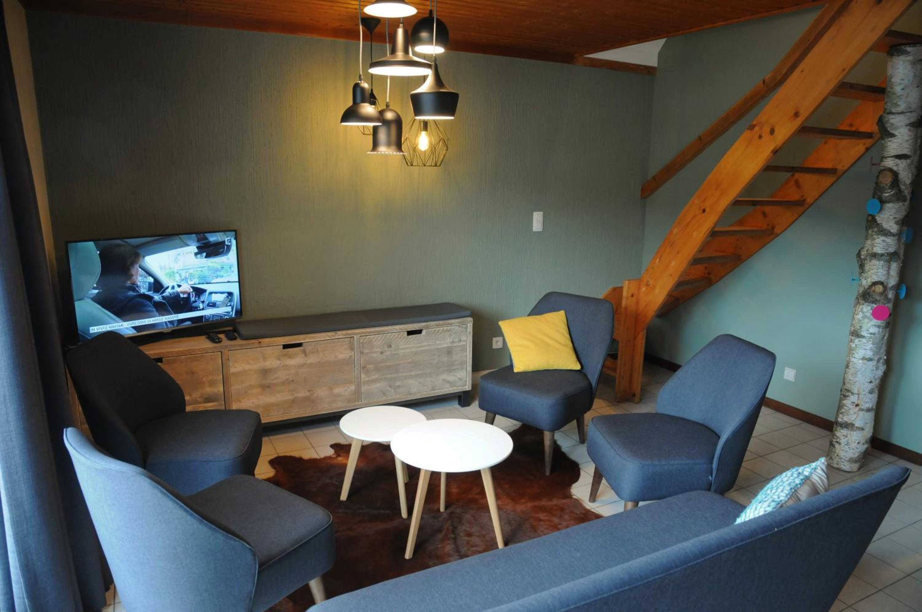 Three-Bedroom House photo 2