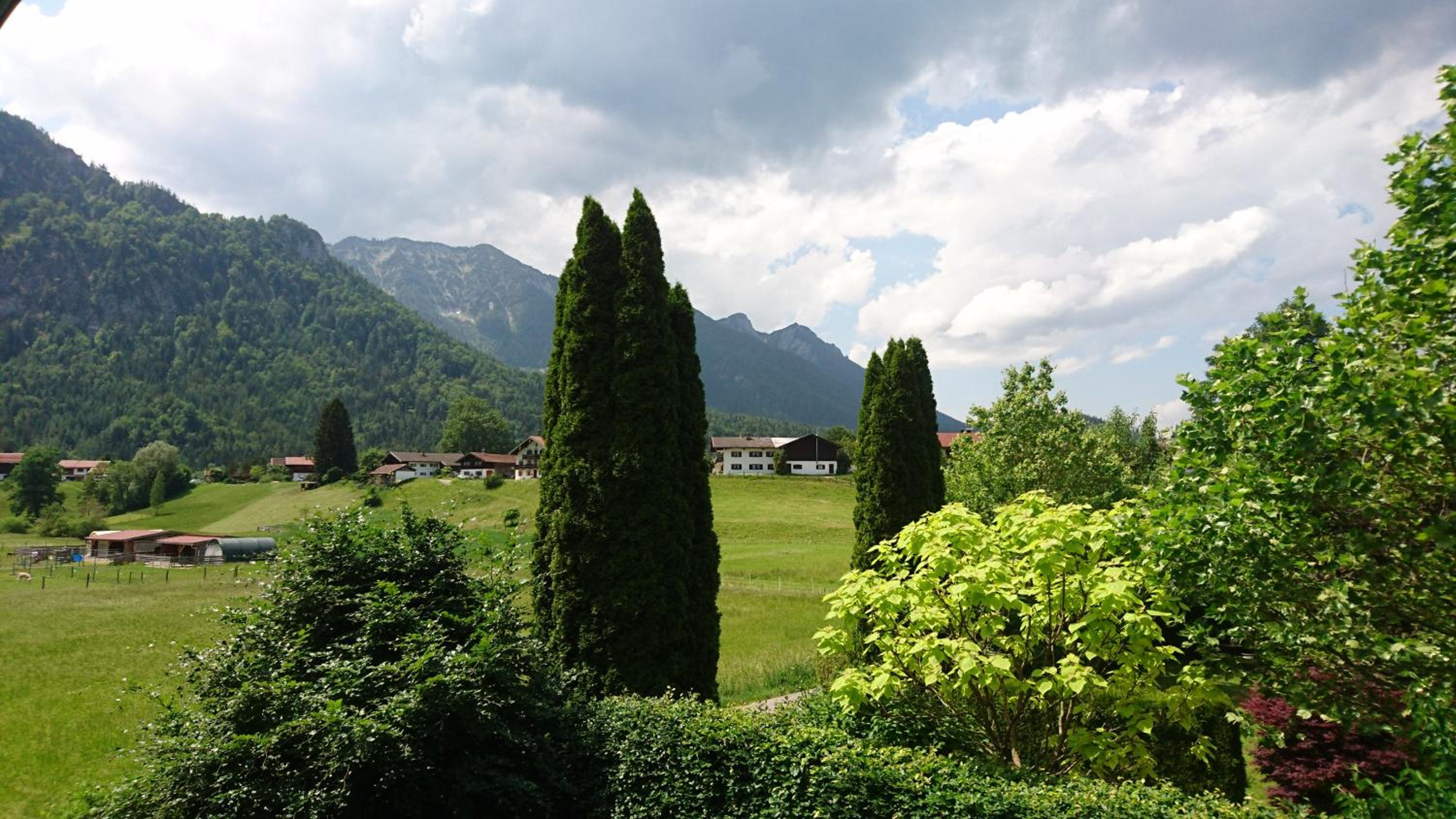 Apartment with Mountain View photo 2