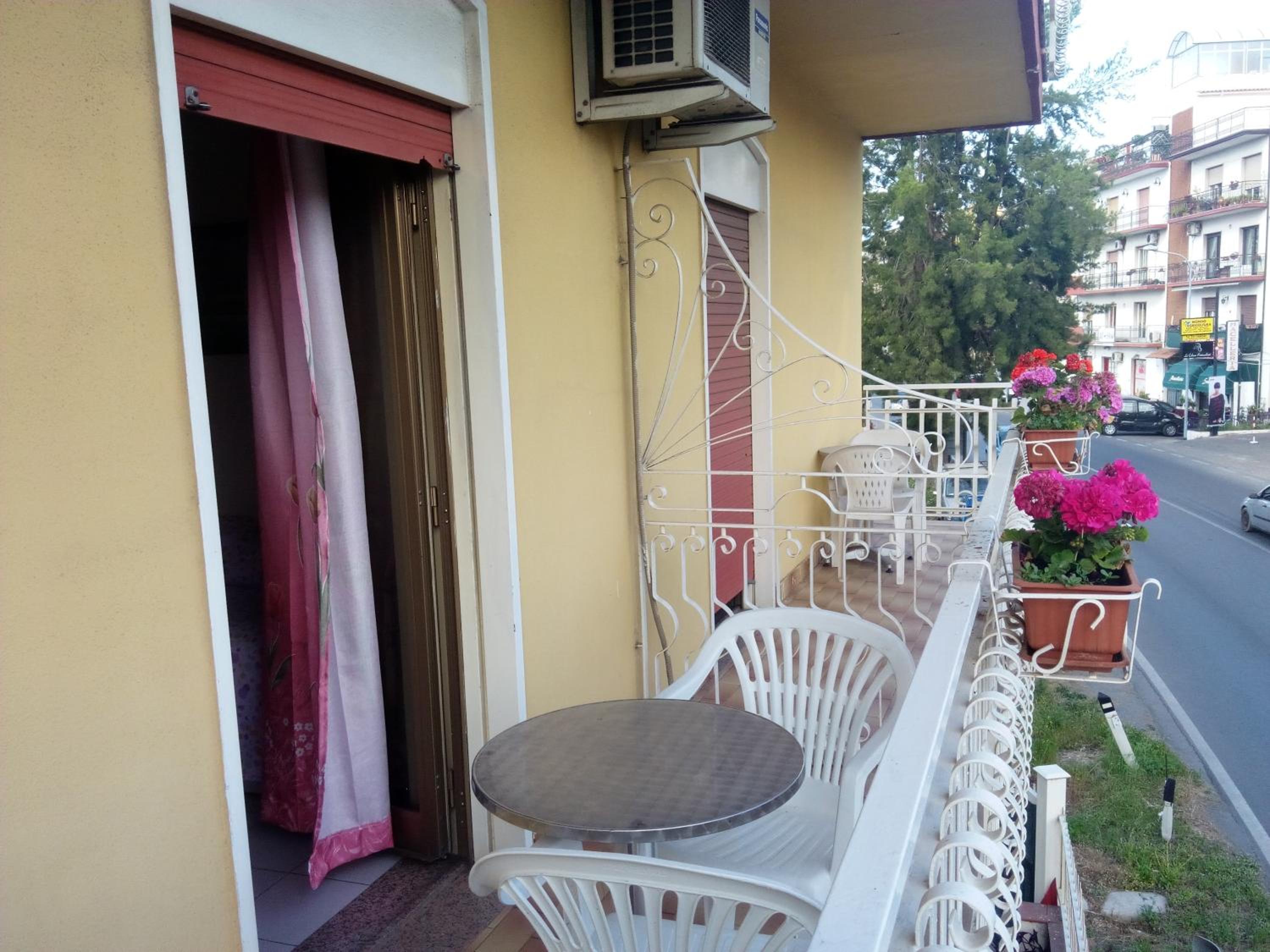 Double Room - Photo 9
