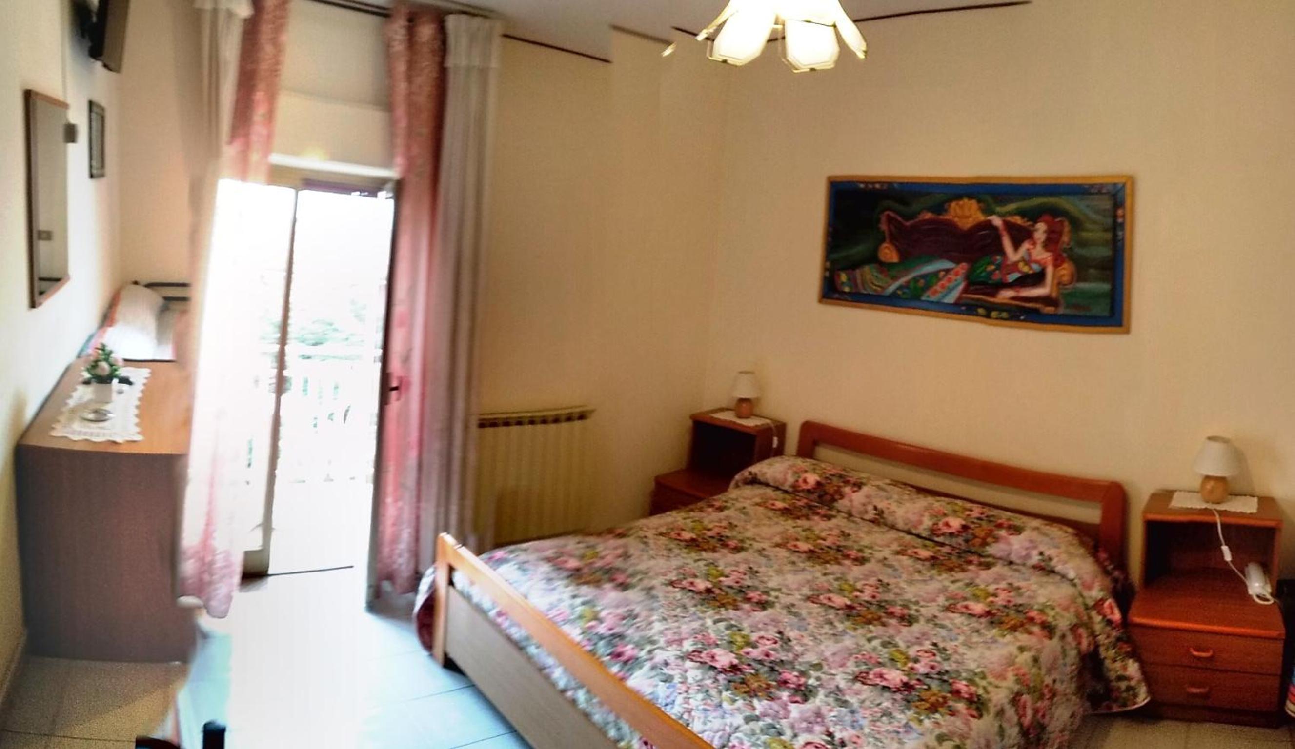 Double Room - Photo 8