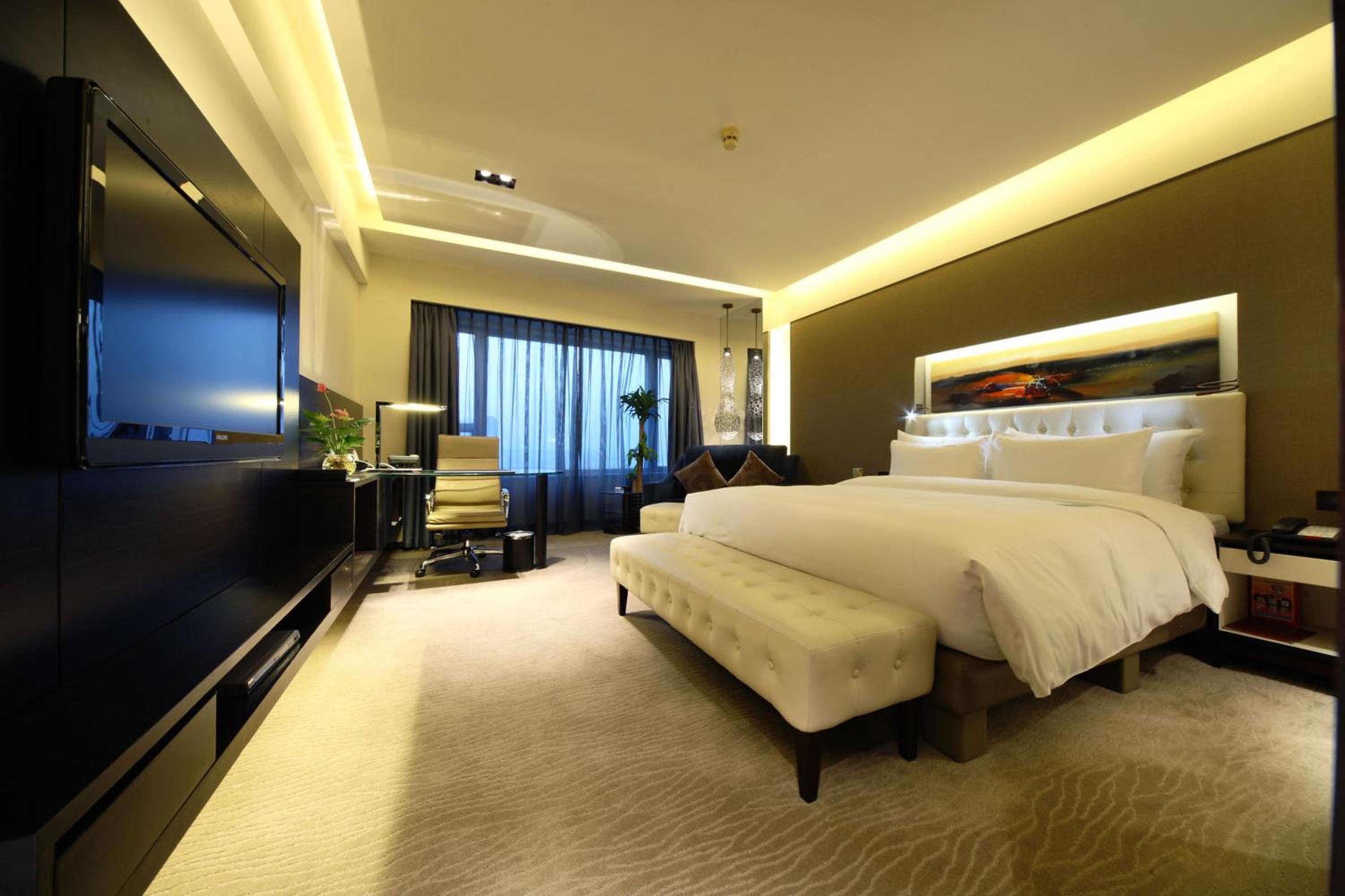 Deluxe King Size Bed Room - West Wing - Photo 1