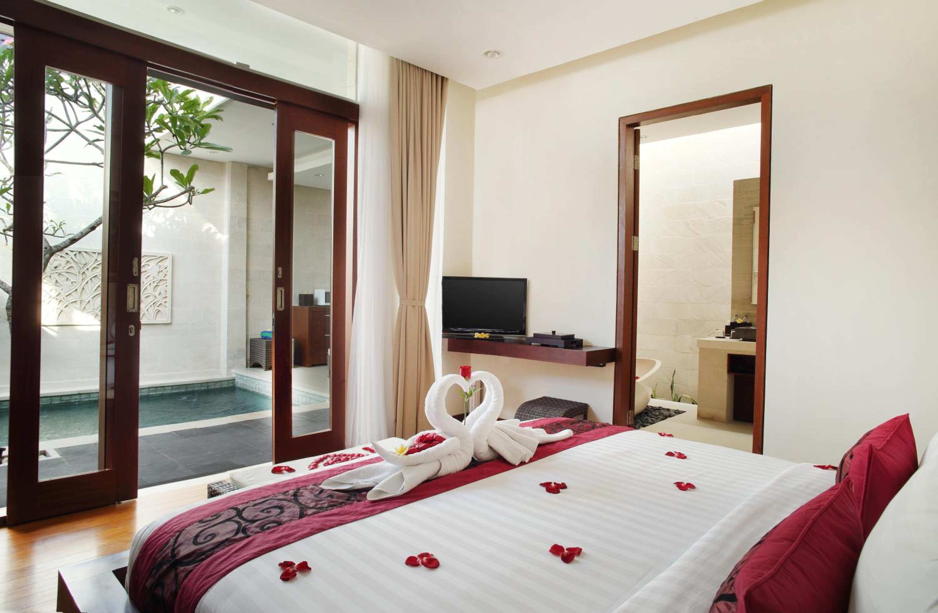 One-Bedroom Villa with Private Pool thumbnail 6