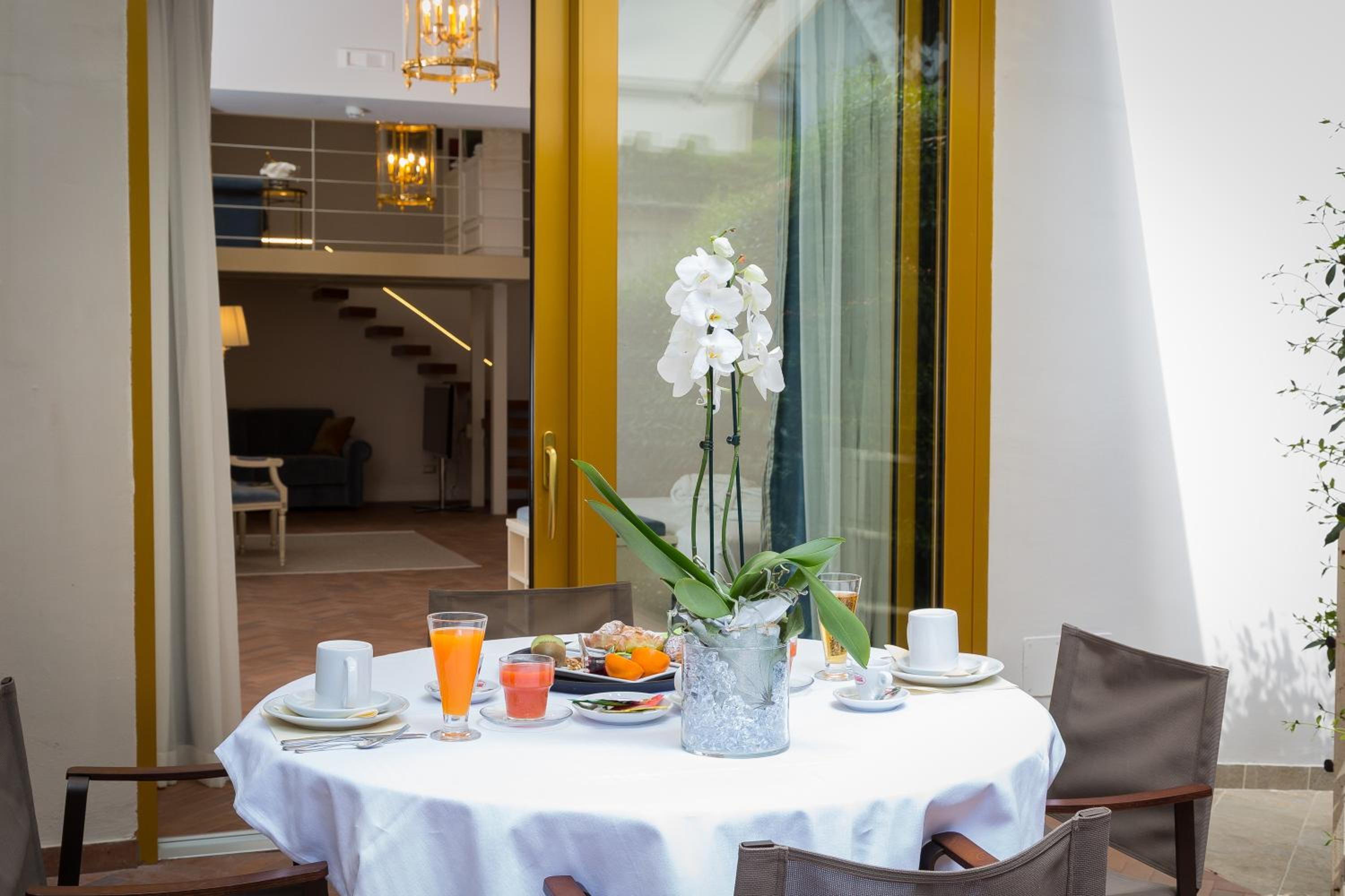 Deluxe Suite with Spa Bath