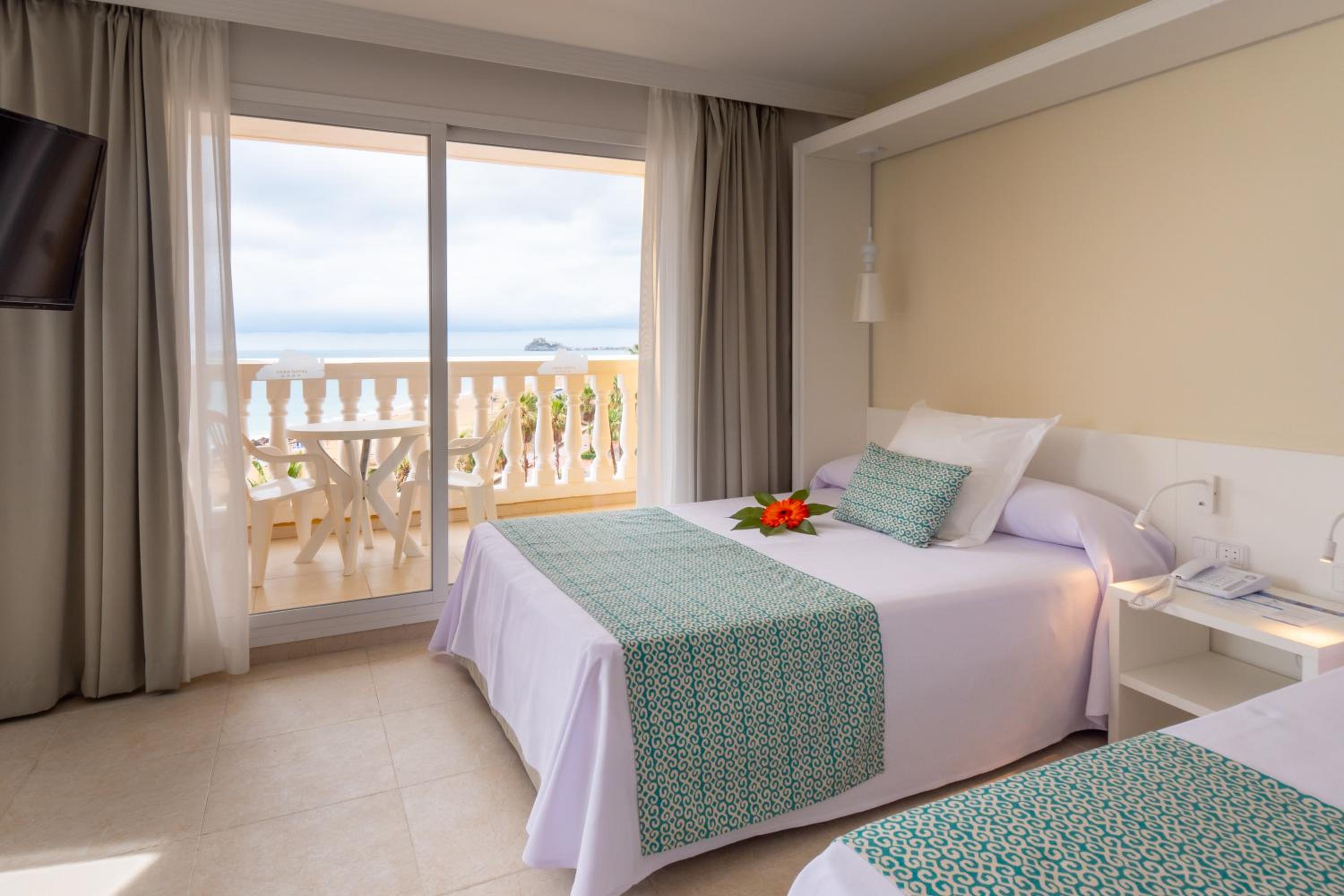 Family Room with Sea View - Photo 1