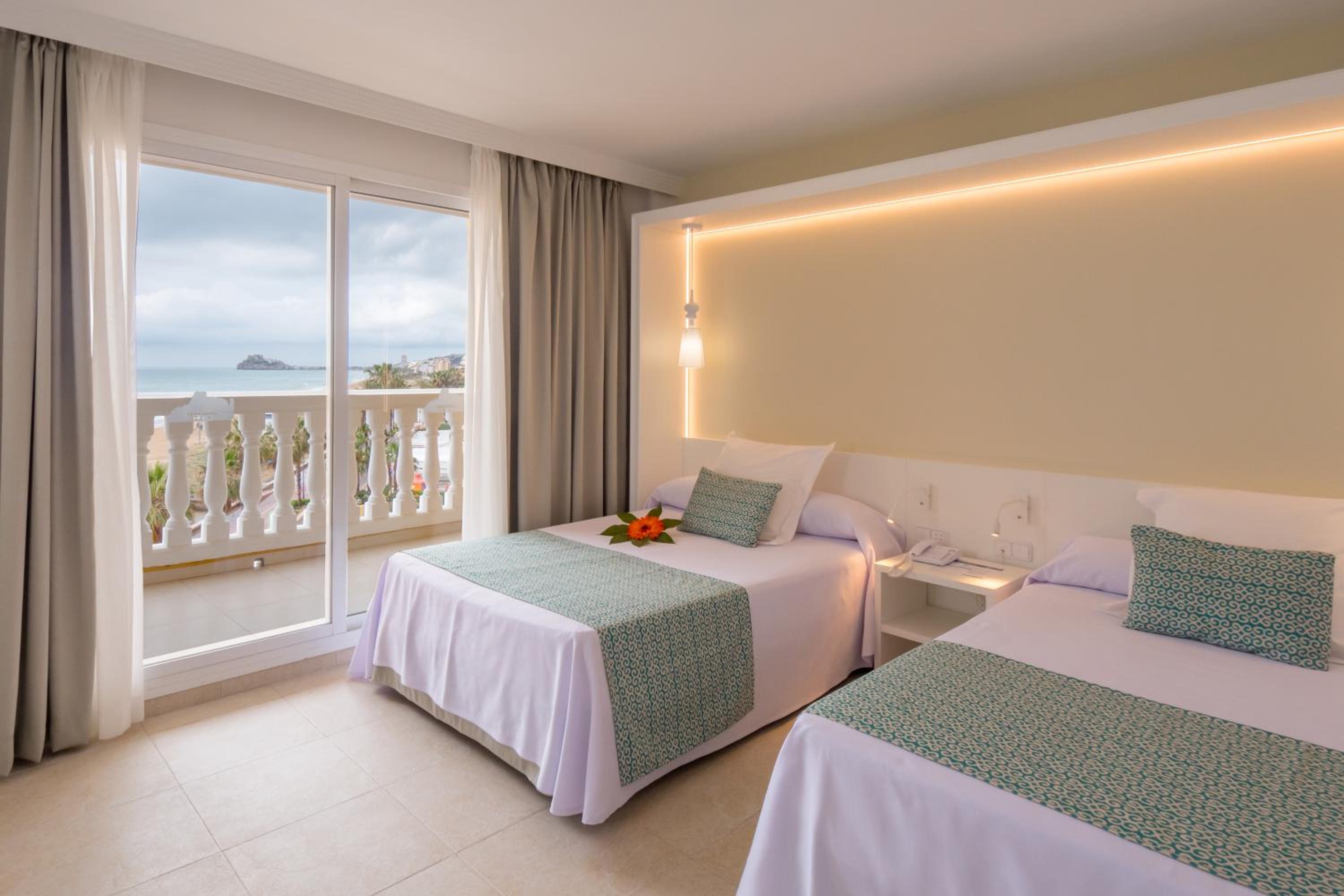Family Room with Sea View - Photo 13