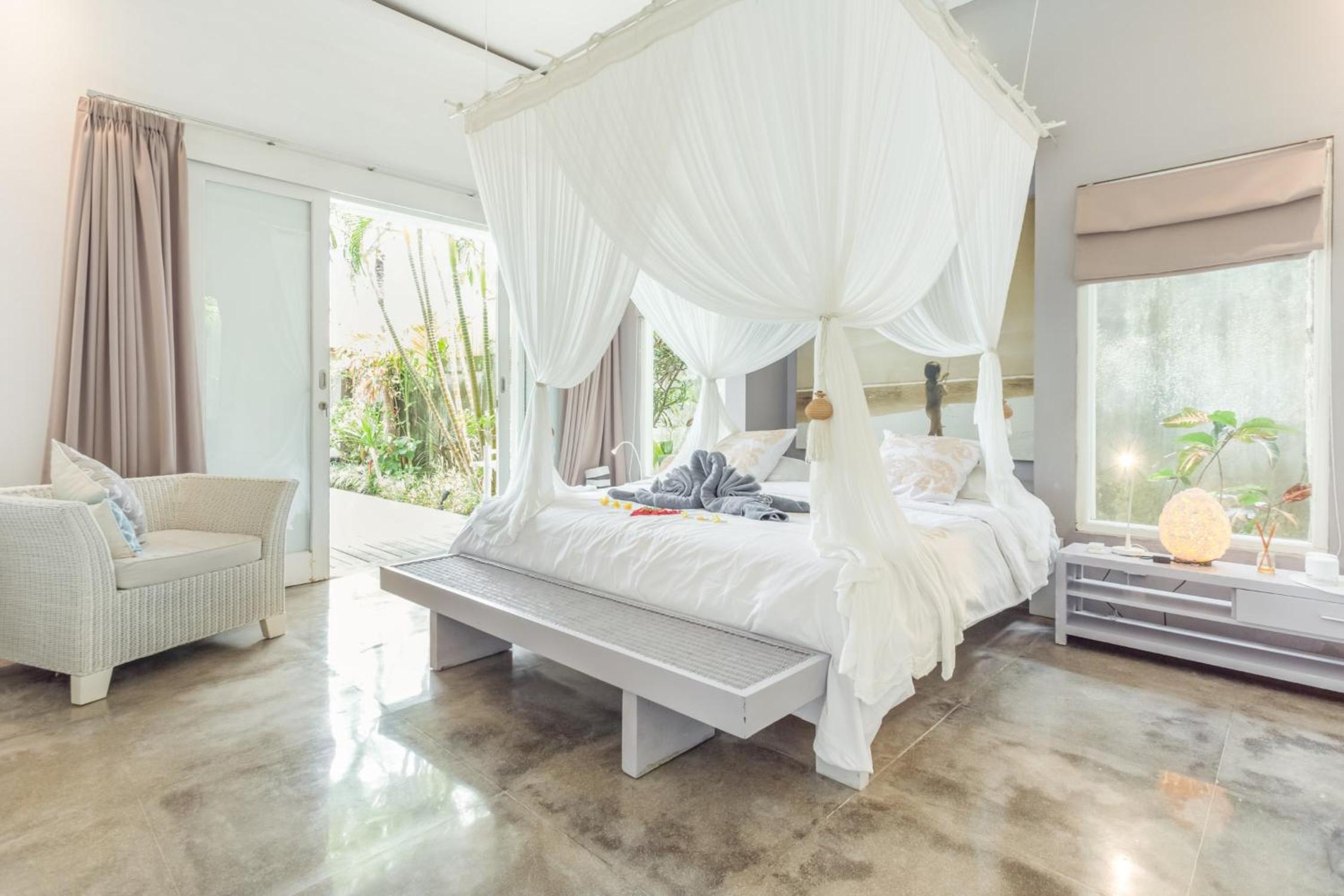 Three-Bedroom Villa with Private Pool - Photo 20