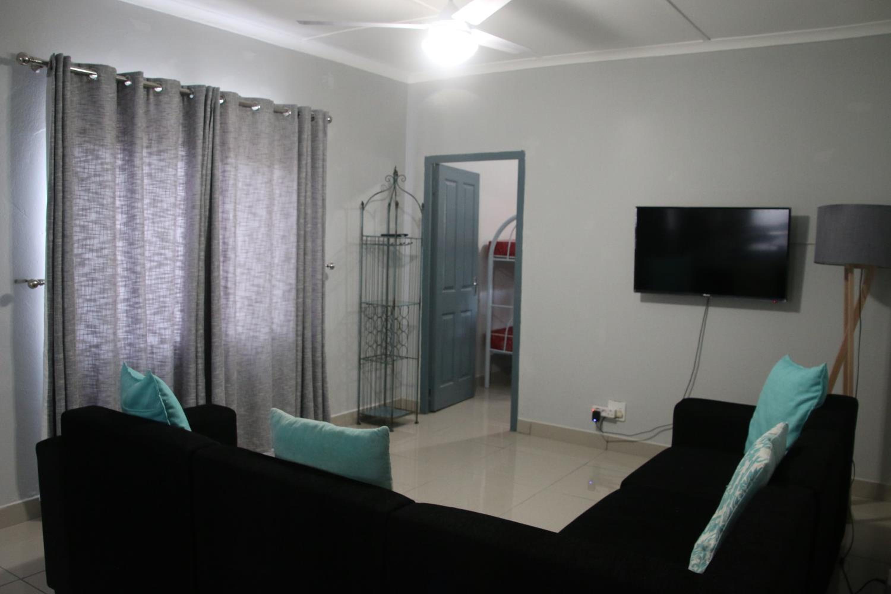 Three-Bedroom Chalet - Photo 8