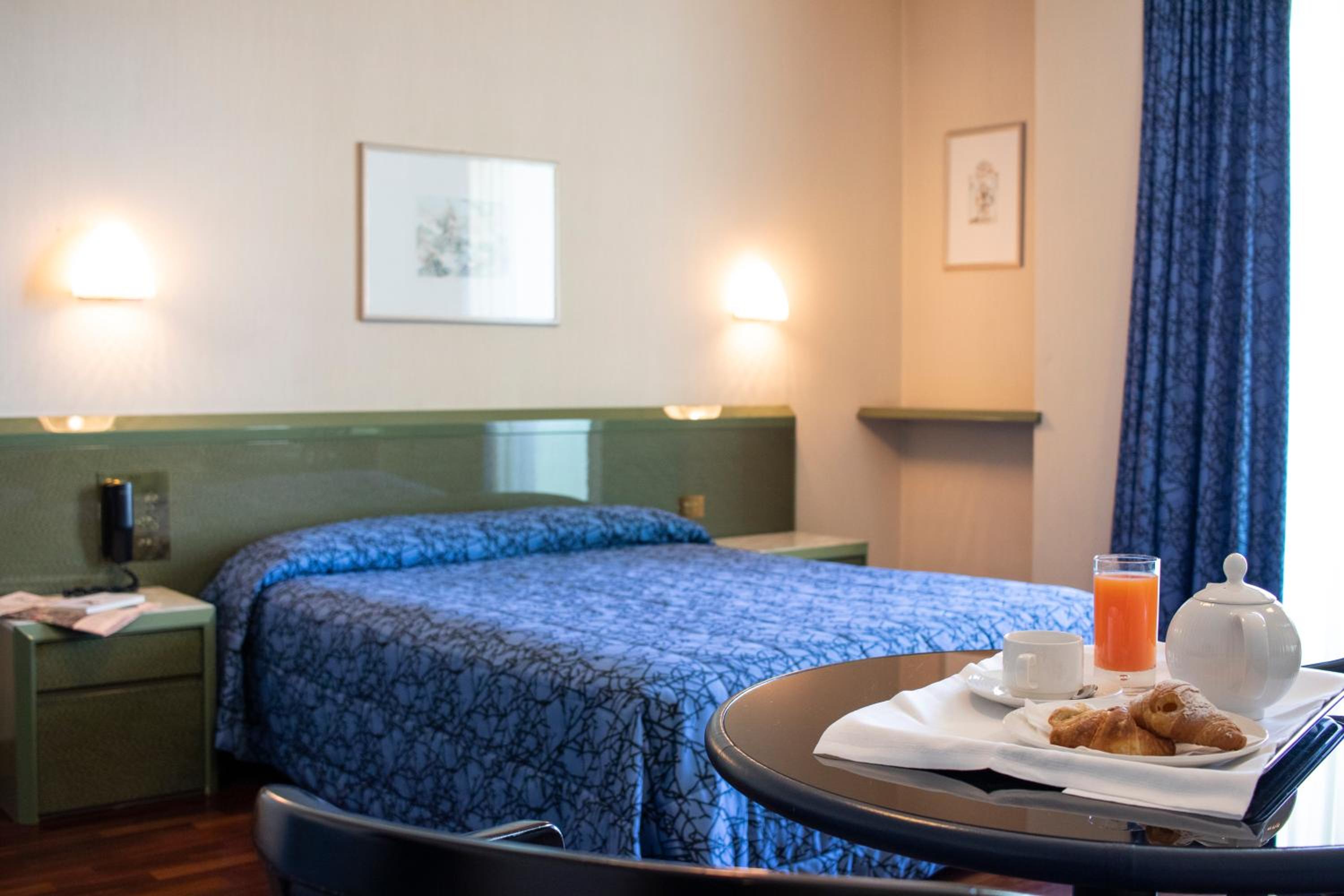 Deluxe Double or Twin Room with Sea View - Photo 4