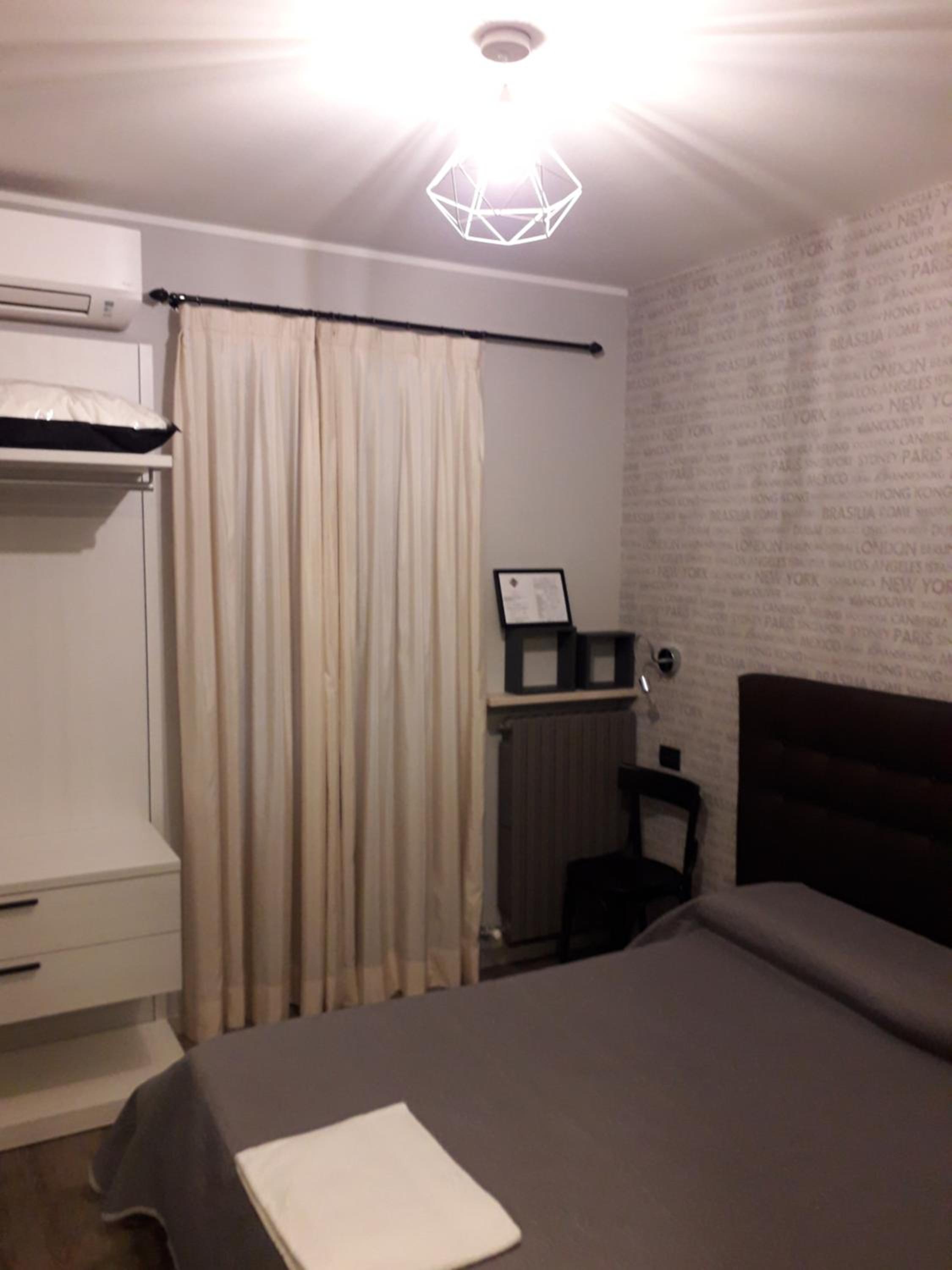 Single Room photo 3