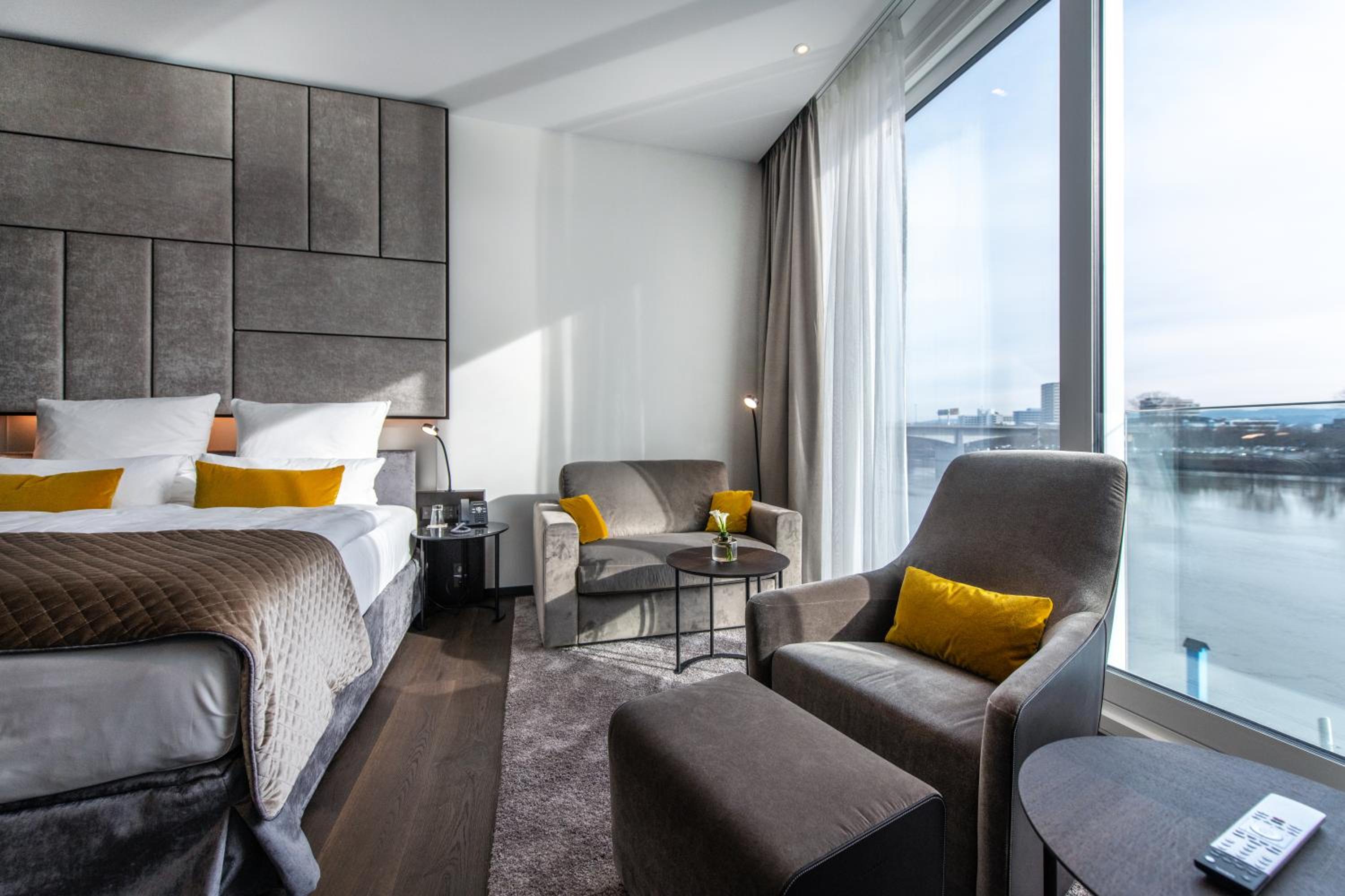 Doppelzimmer mit Flussblick