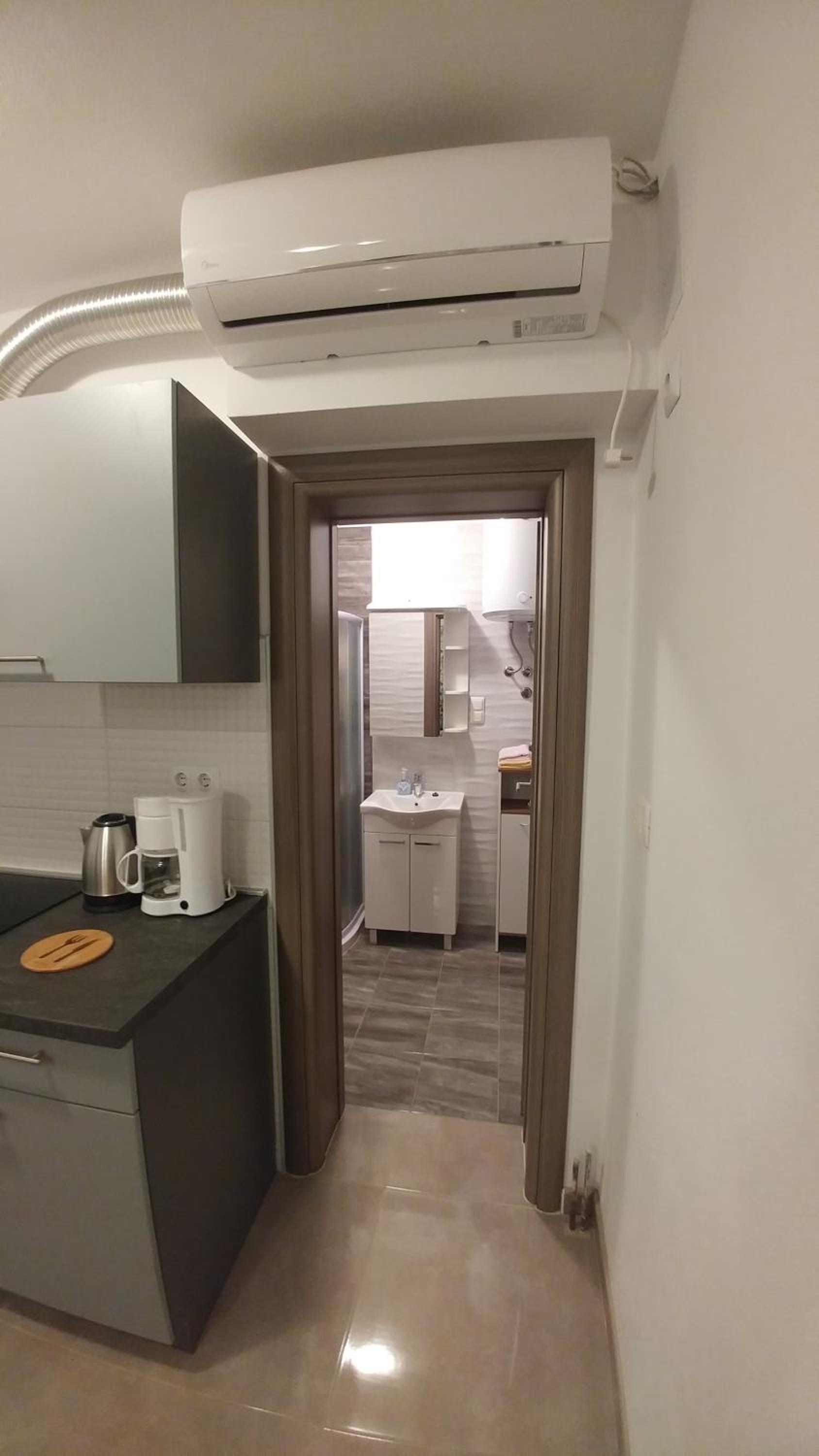 Studio Apartment - Photo 13