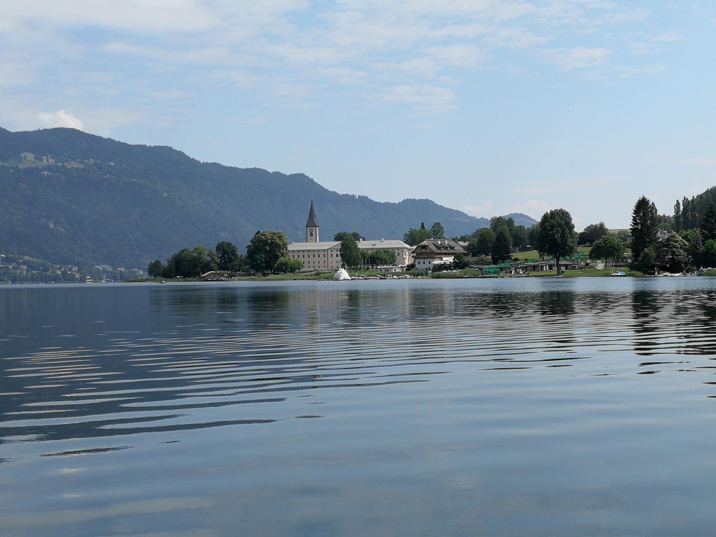 Comfort One-Bedroom Apartment with Balcony - Ossiacher See photo 1