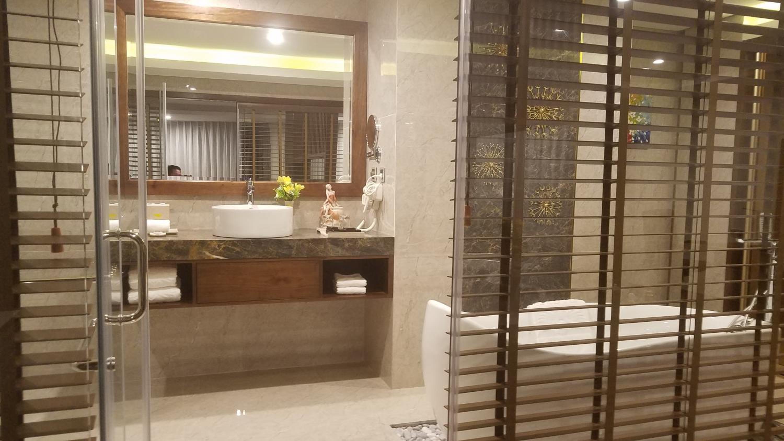 King Room with Spa Bath photo 3