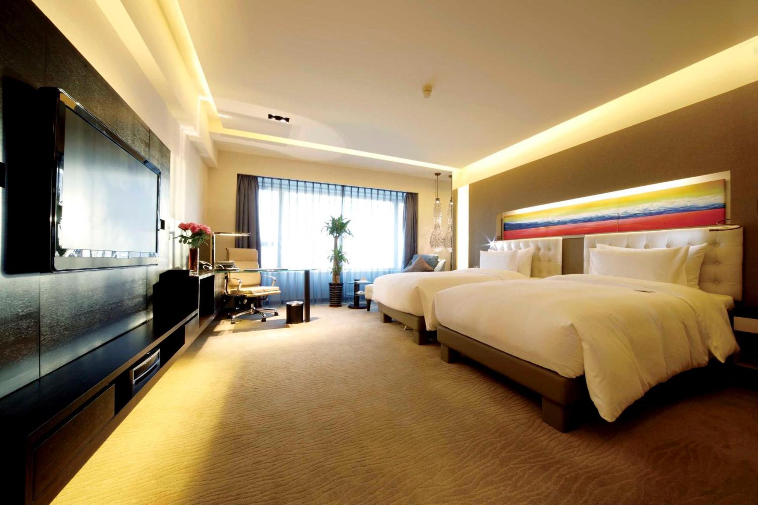 Executive Double Room - West Wing - Photo 6