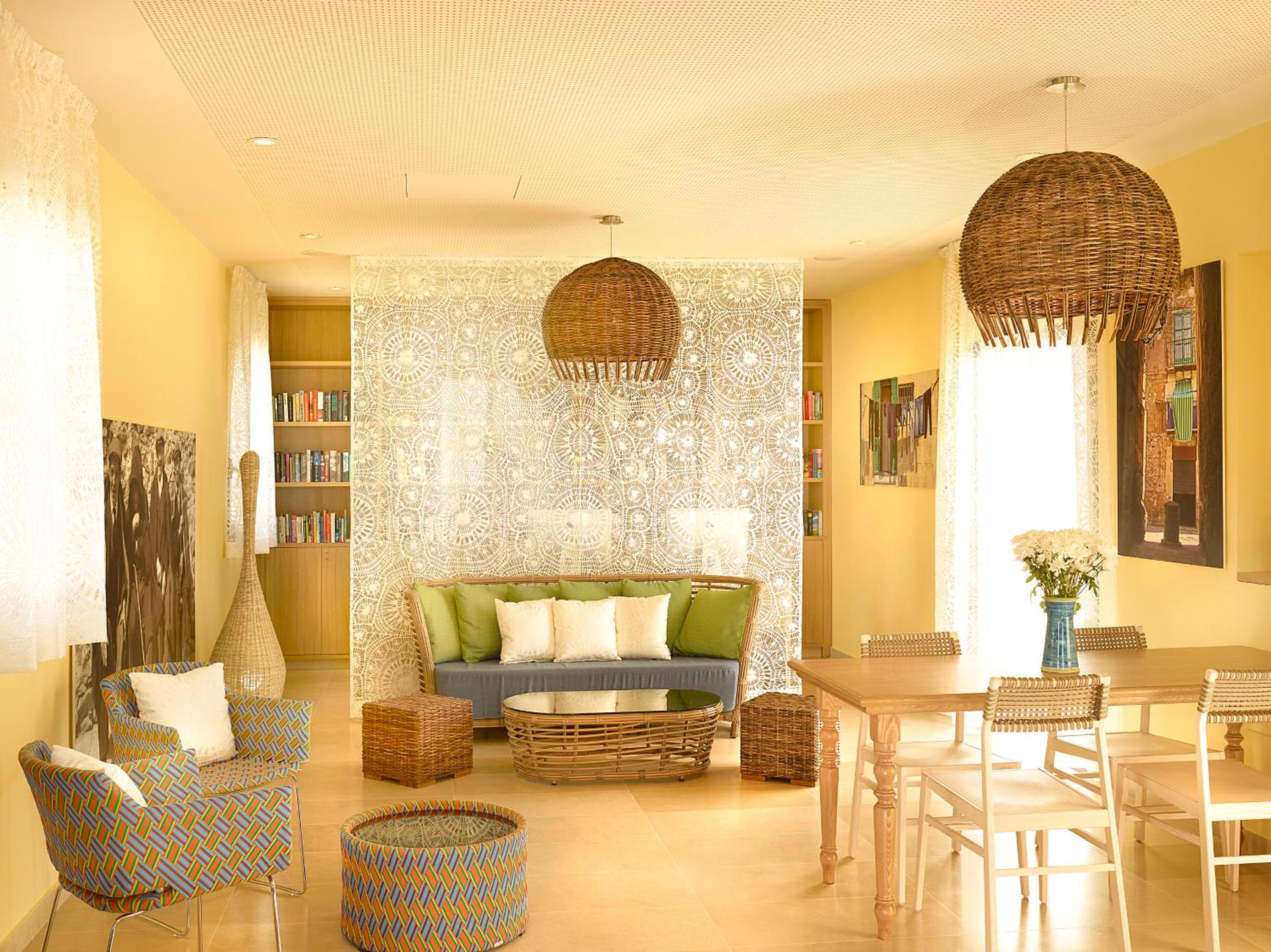 One-Bedroom Apartment - Photo 1