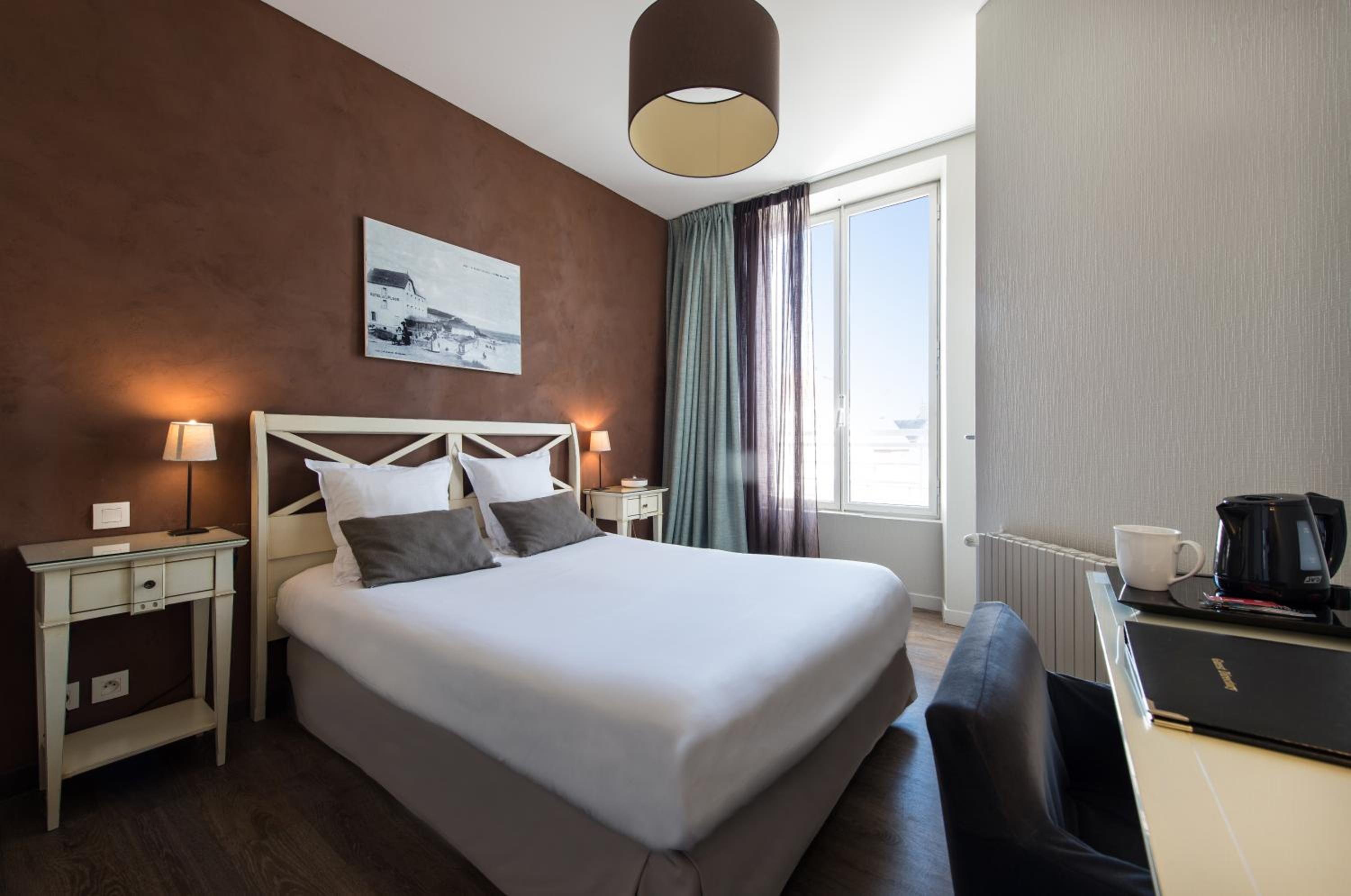 Classic Double Room with Village View - Photo 6