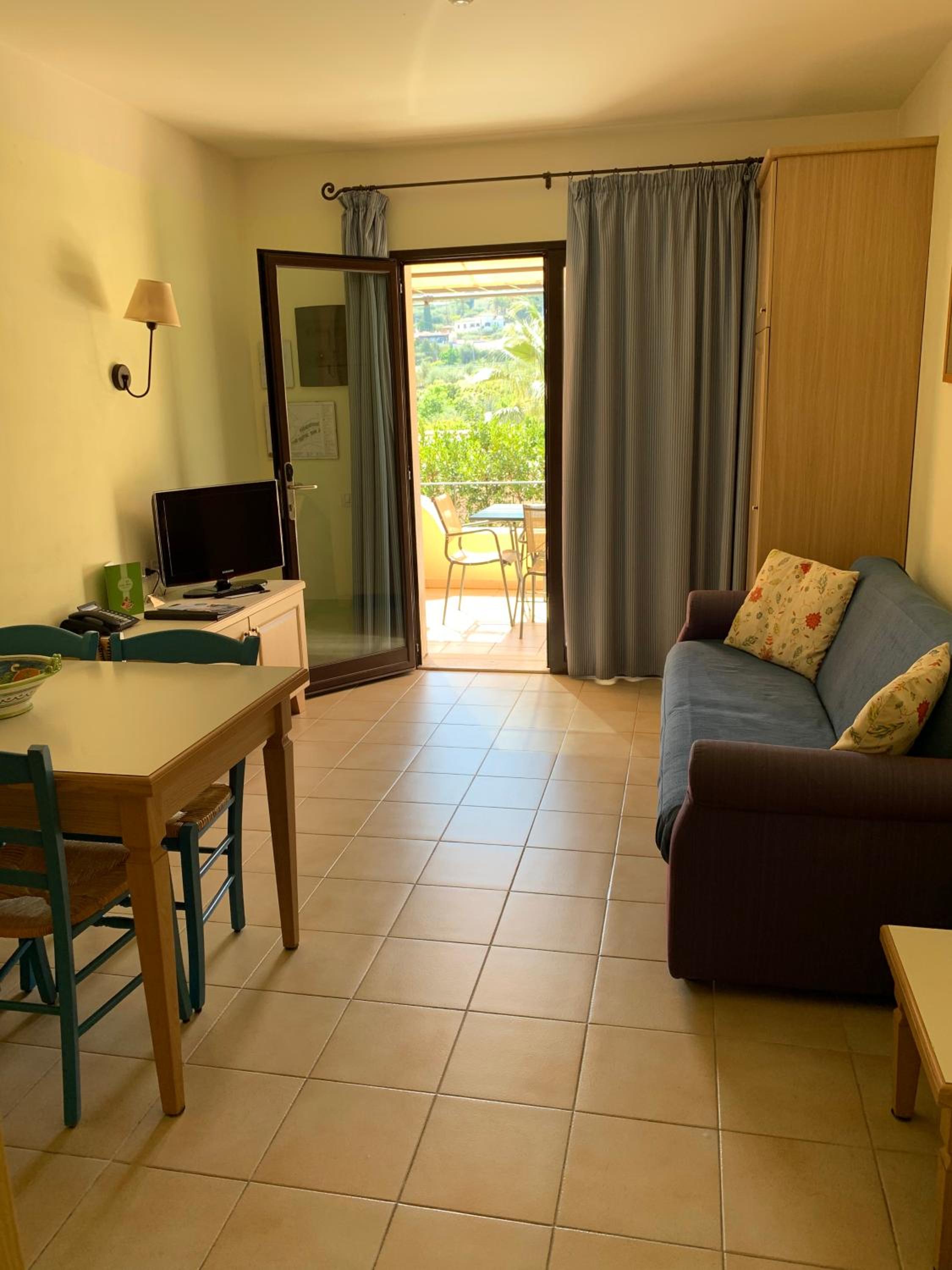 One-Bedroom Apartment - Photo 13