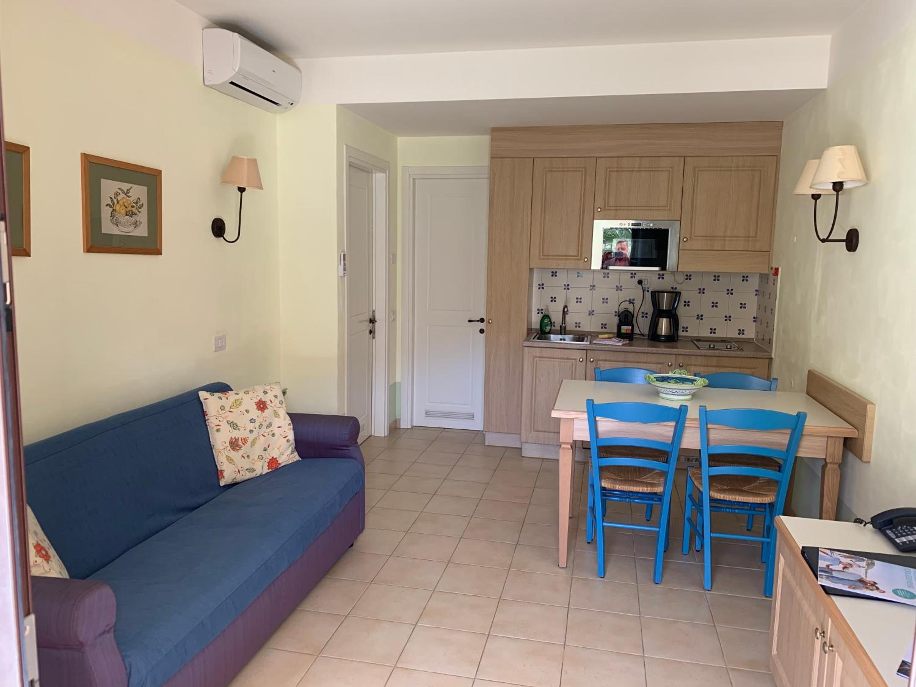 One-Bedroom Apartment - Photo 14