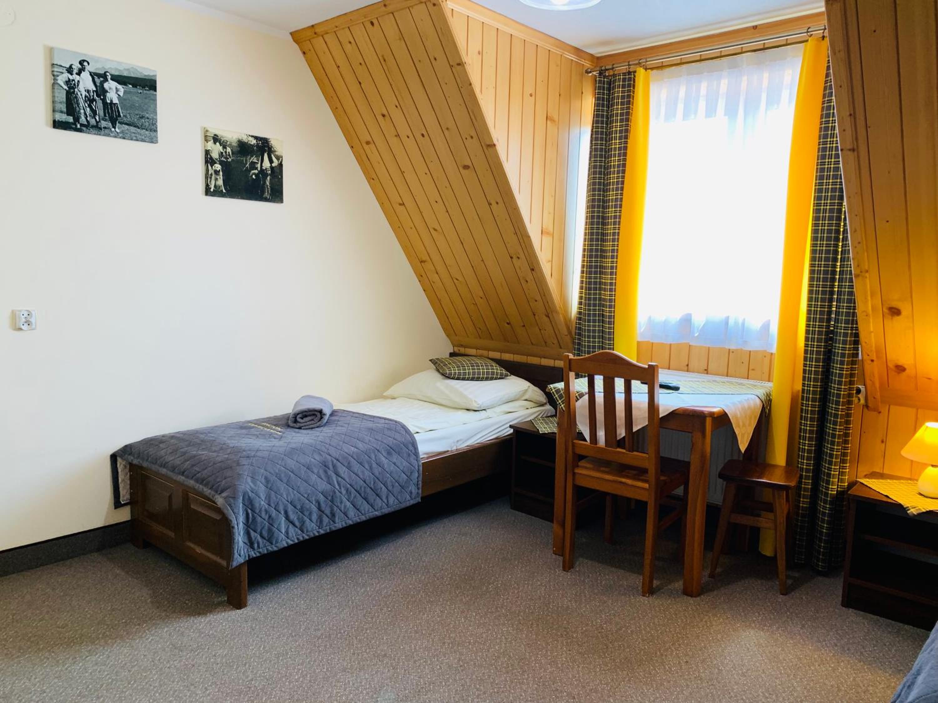 Standard Twin Room photo 2