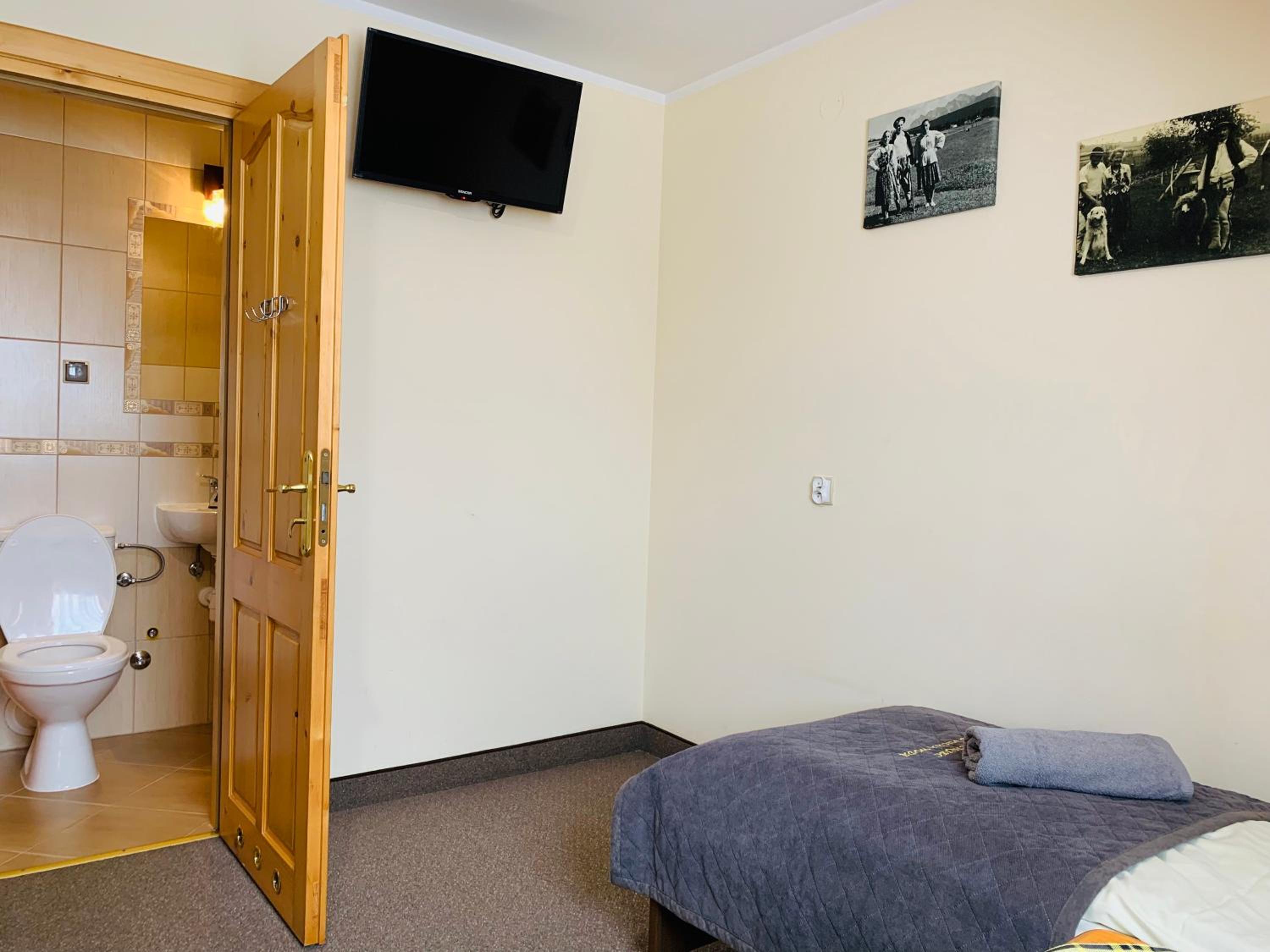 Standard Twin Room photo 3