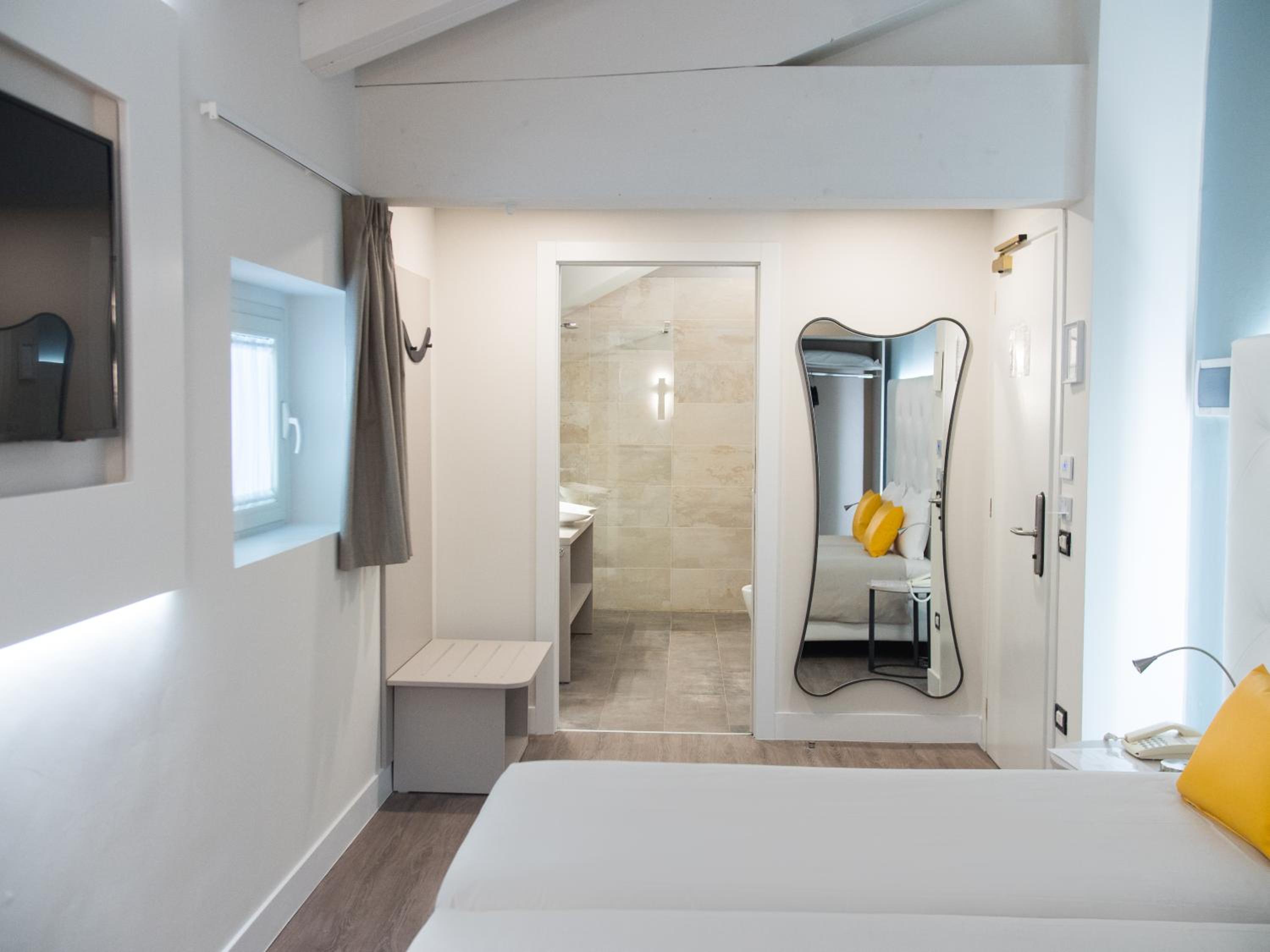 Double or Twin Room photo 2