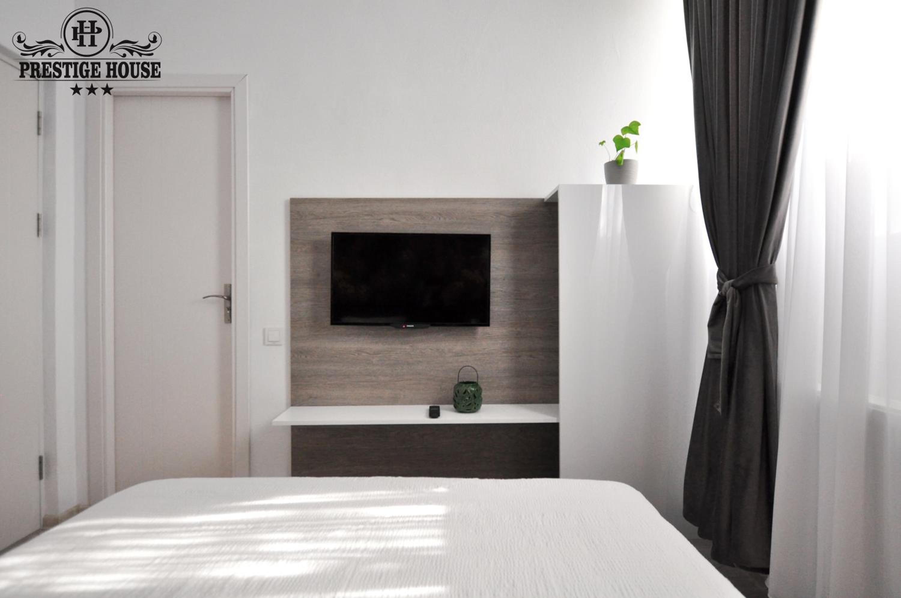 Double Room with Private Bathroom - Photo 6