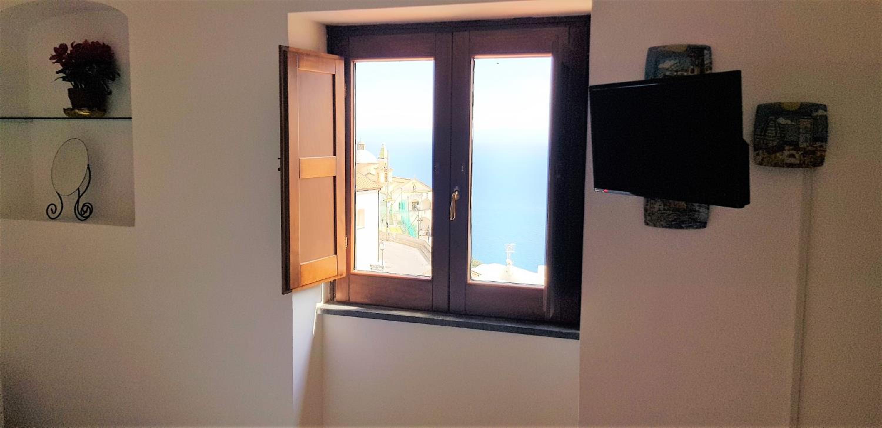 Apartment with Sea View - Photo 18